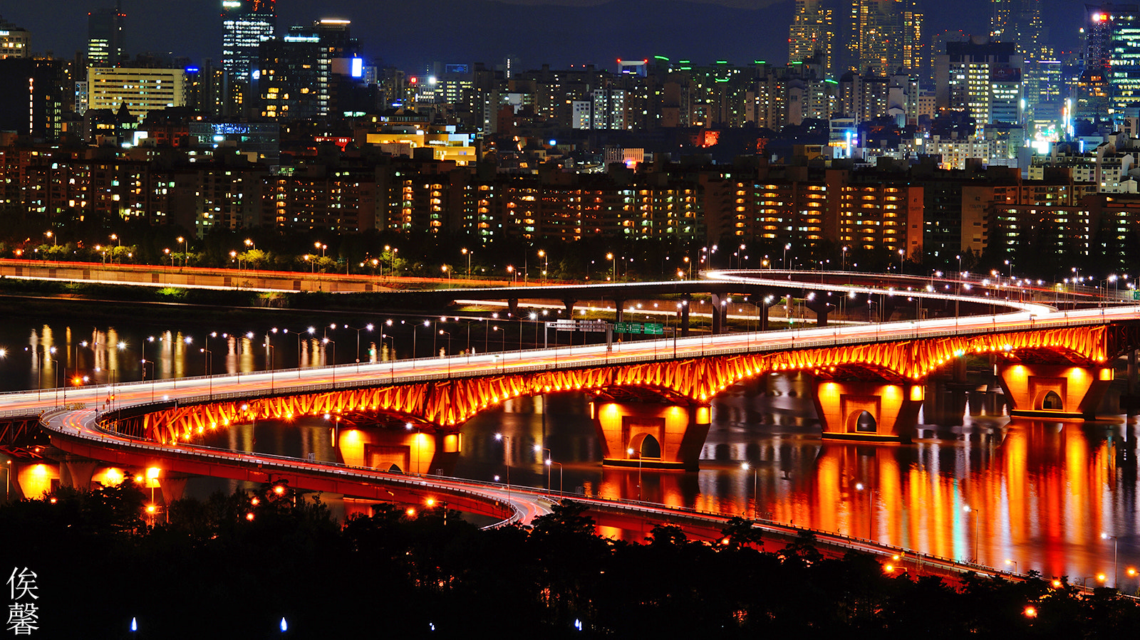 Sony 70-300mm F4.5-5.6 G SSM sample photo. Night view of the bridge yellow photography