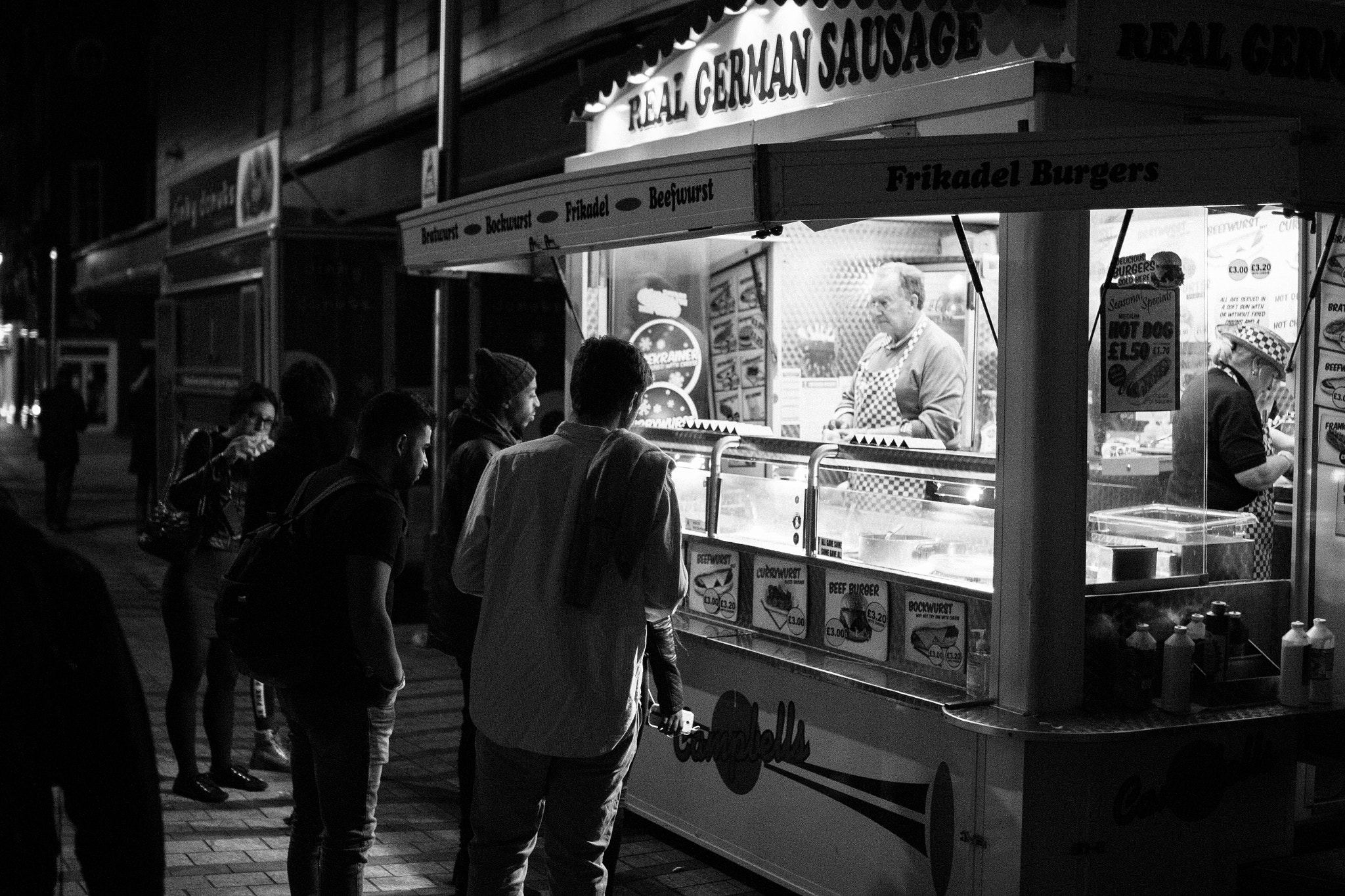 Sigma 30mm F1.4 EX DC HSM sample photo. Night light photography