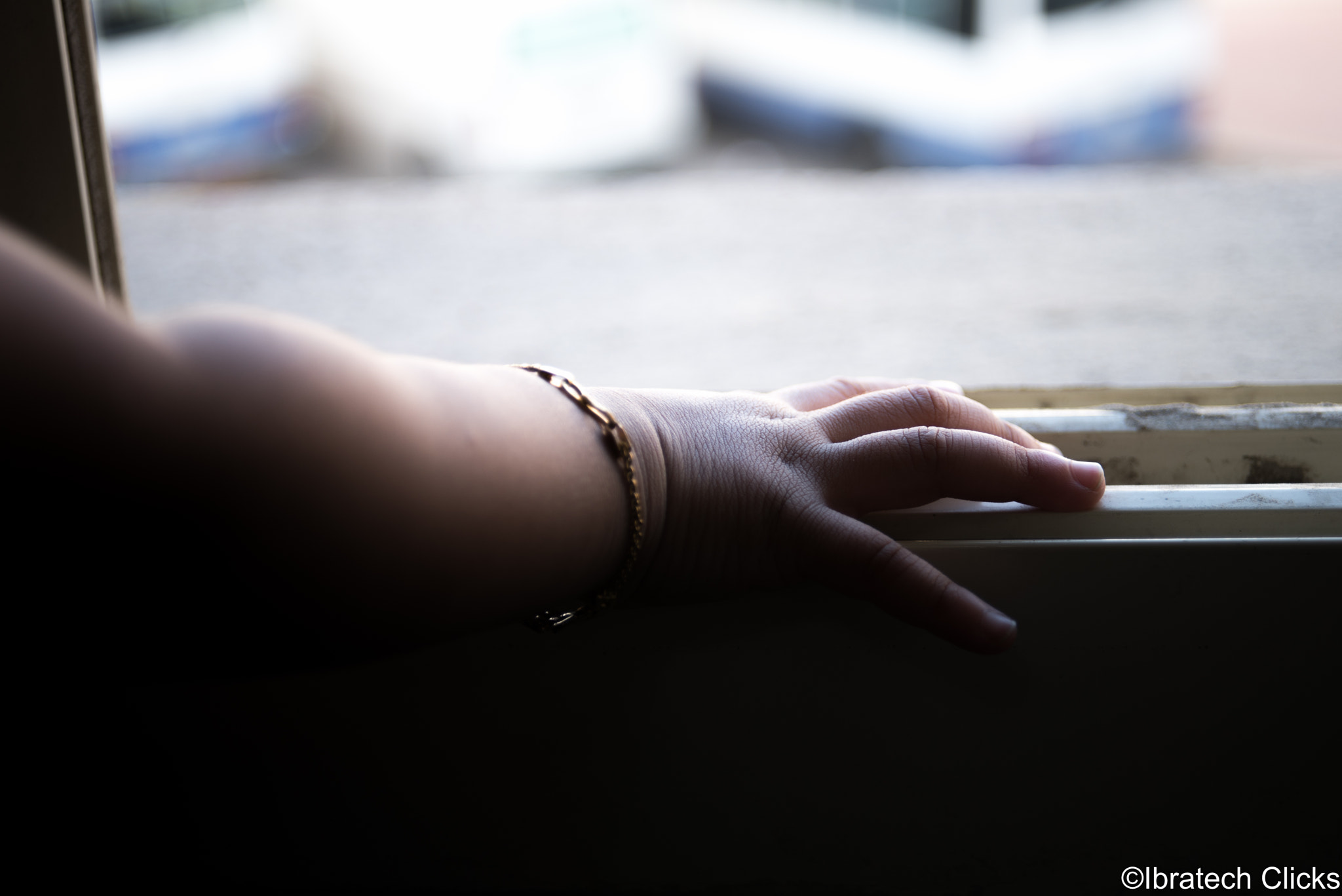 AF Zoom-Nikkor 28-80mm f/3.3-5.6G sample photo. Little hands !! photography