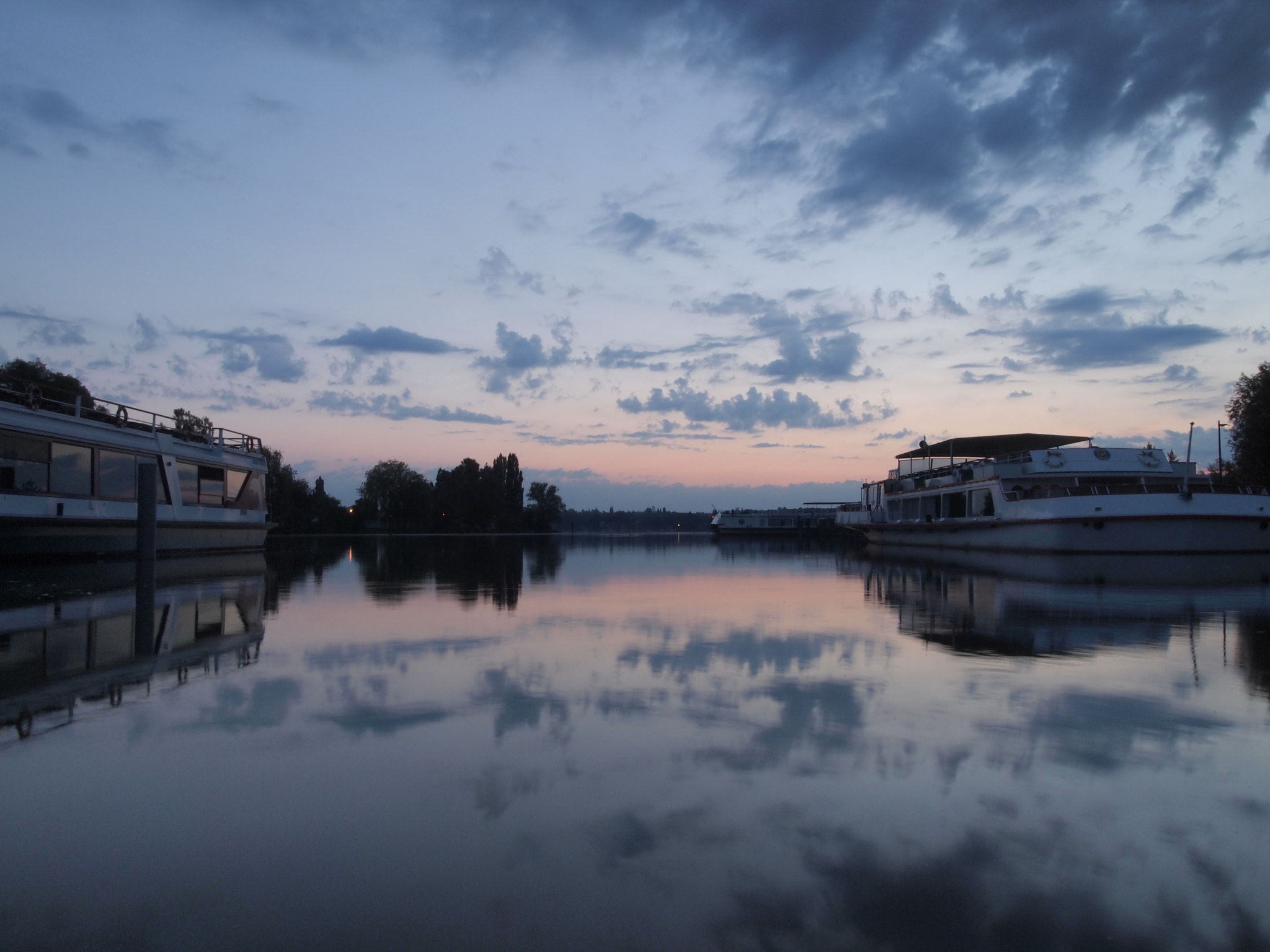 Olympus PEN E-PL2 sample photo. Harbour photography