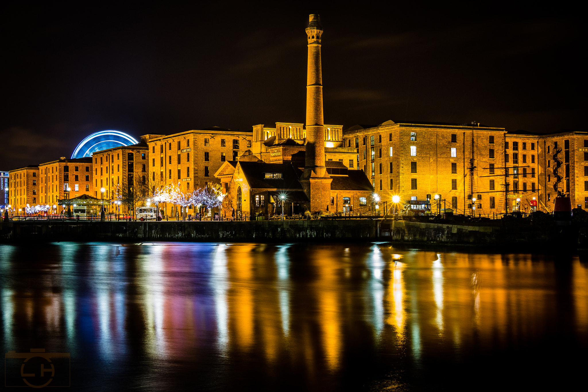 Canon EF-S 18-135mm F3.5-5.6 IS STM sample photo. Liverpool at night photography