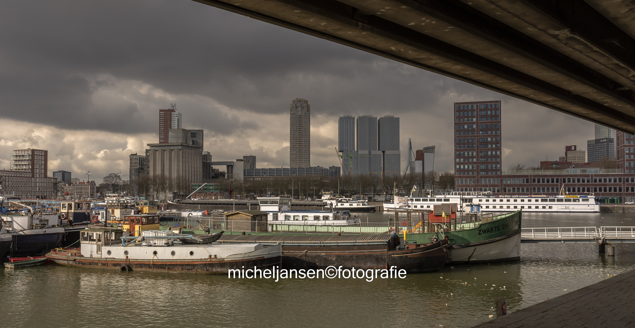 Nikon D5200 + Sigma 17-70mm F2.8-4 DC Macro OS HSM | C sample photo. Rotterdam photography