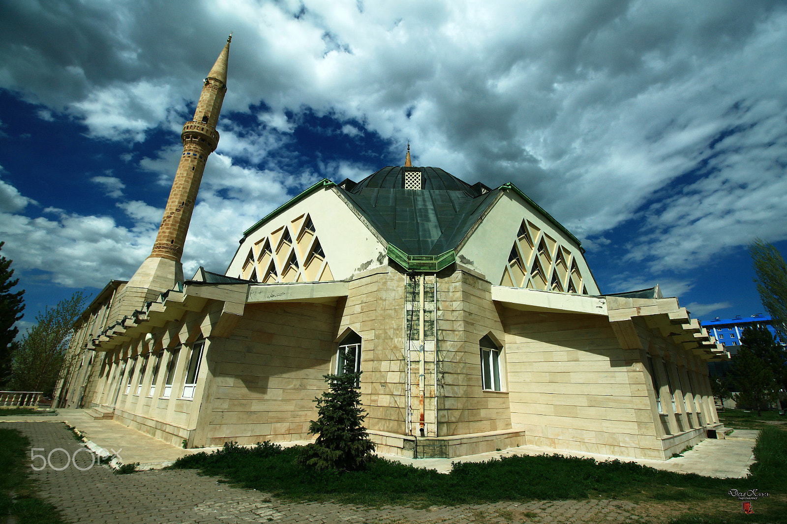 Canon EF-S 10-18mm F4.5–5.6 IS STM sample photo. Cumhuriyet university mosque photography