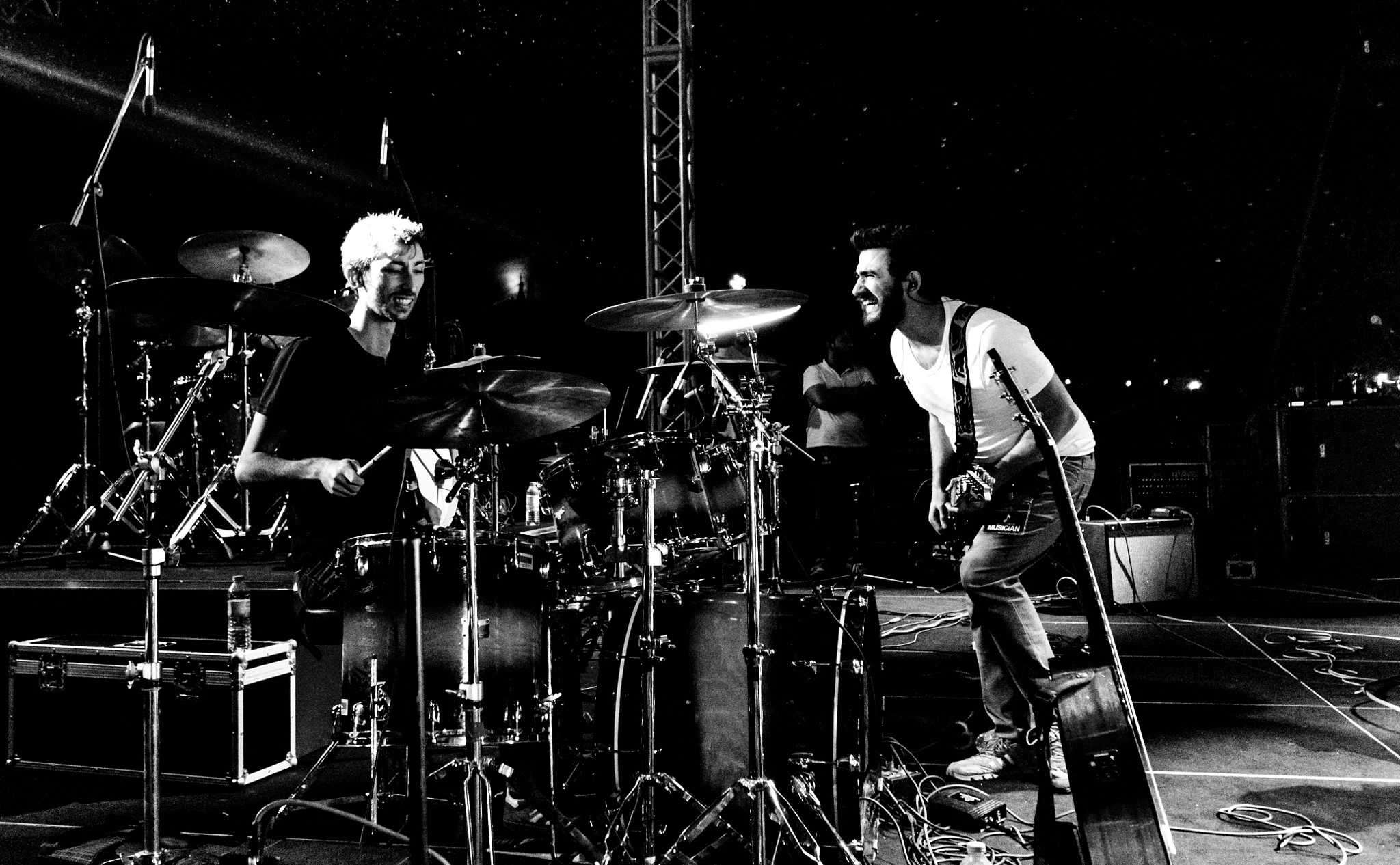 Sigma 10-20mm F3.5 EX DC HSM sample photo. Drummer & guitarist photography