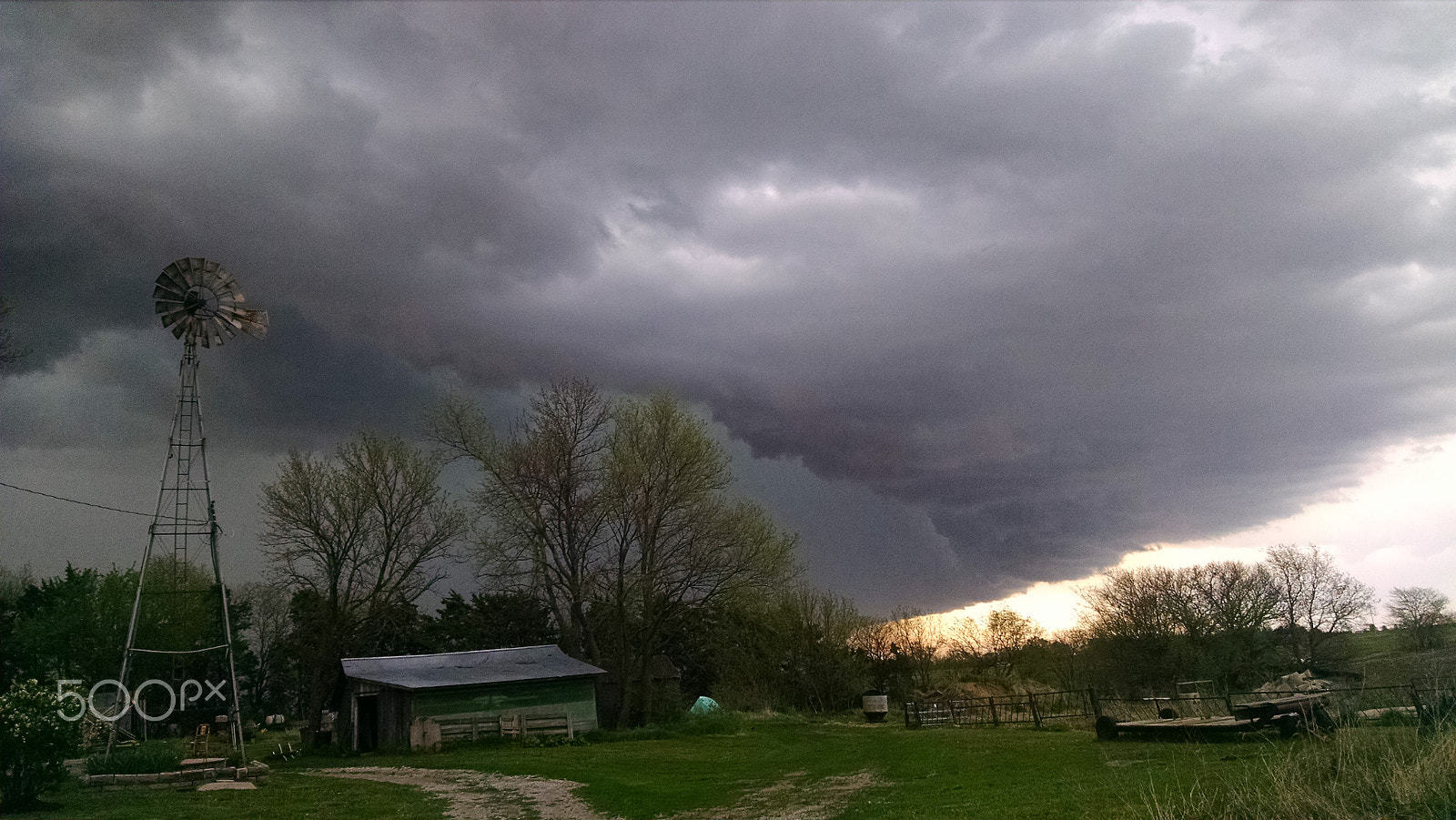 Motorola Droid Mini sample photo. Spring storm photography