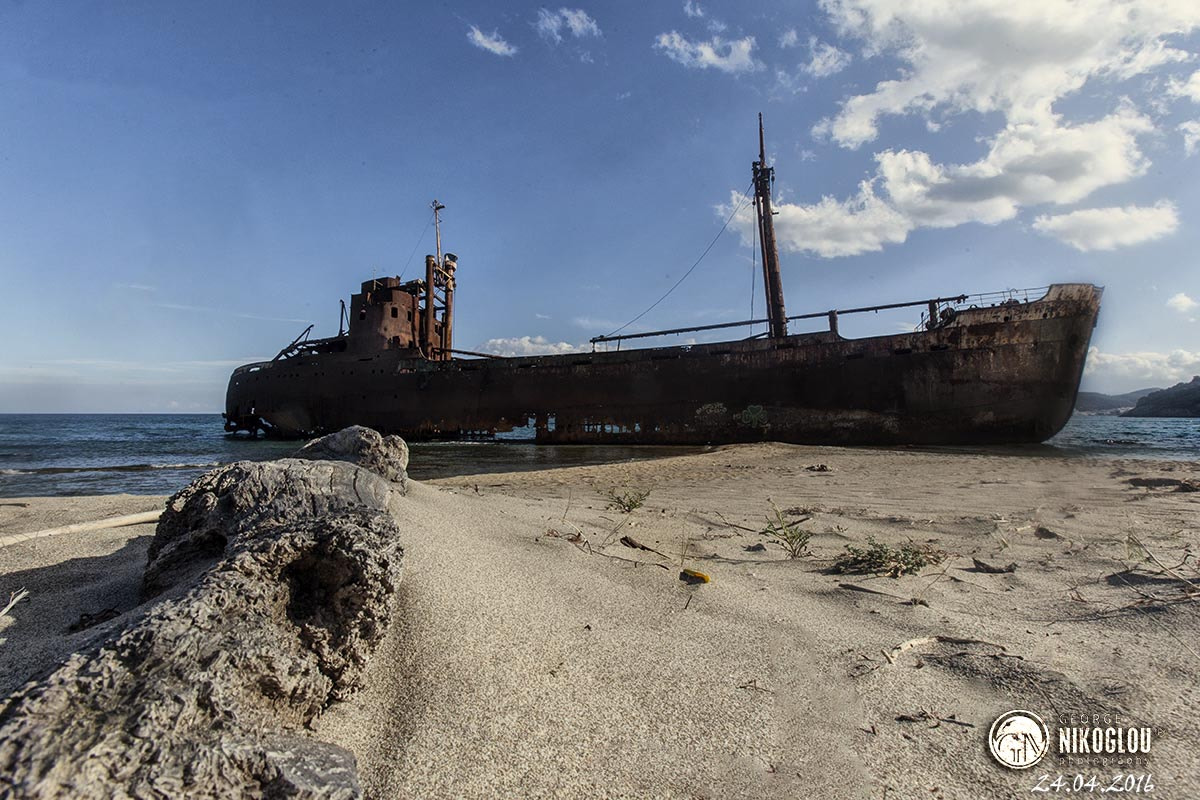 Canon EF 16-35mm F2.8L USM sample photo. Wrecked ship photography