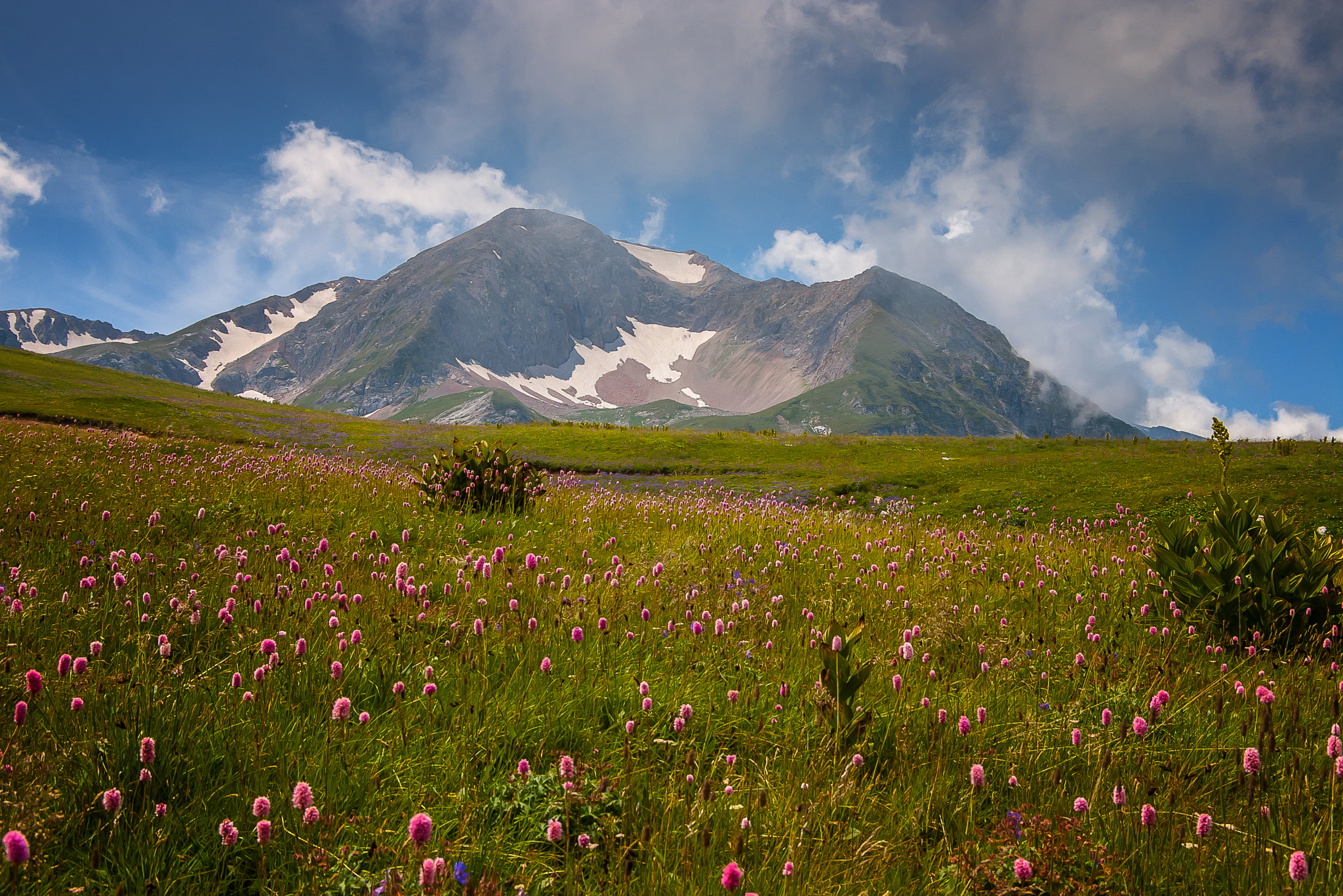 Pentax *ist DL sample photo. Гора "Оштен" (mountain "oshten") photography