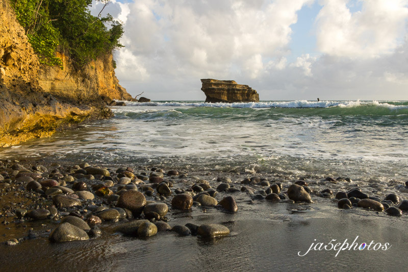 Canon EOS 760D (EOS Rebel T6s / EOS 8000D) sample photo. Pebbles and black sand. photography