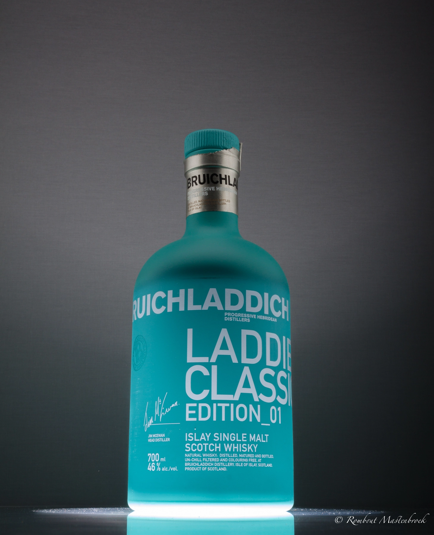 Sigma 17-70mm F2.8-4 DC Macro OS HSM sample photo. Bruichladdich laddie classic edition_01 photography