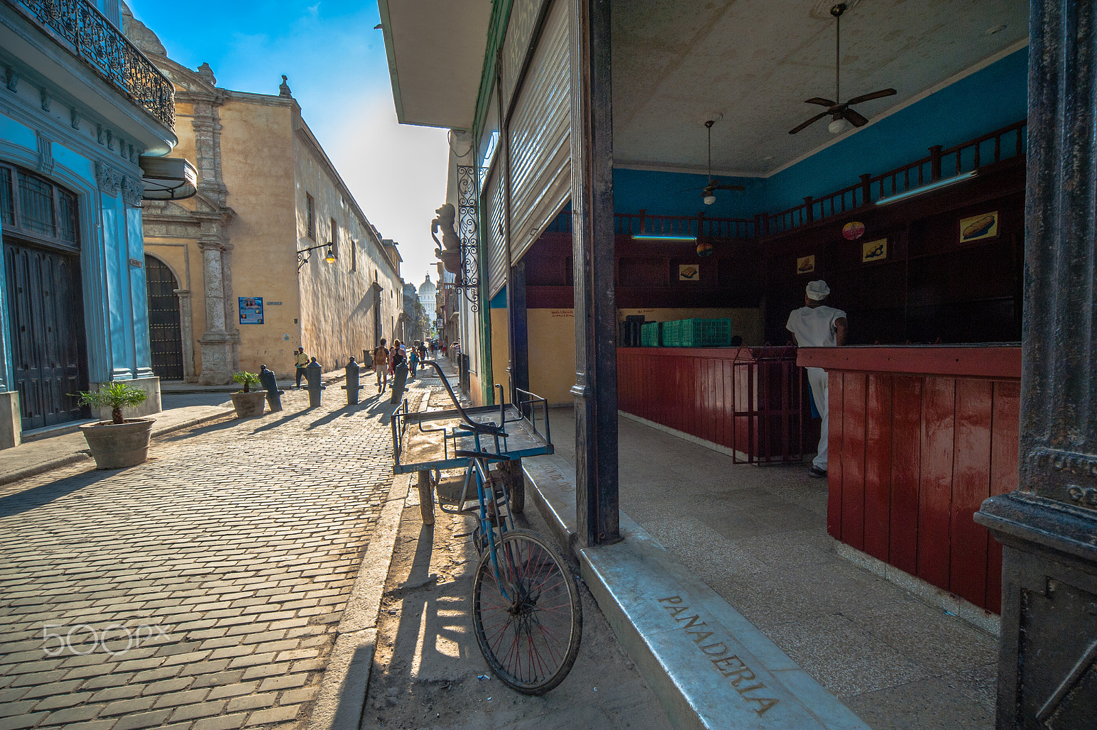 Sigma 12-24mm F4.5-5.6 EX DG Aspherical HSM sample photo. Street iii photography