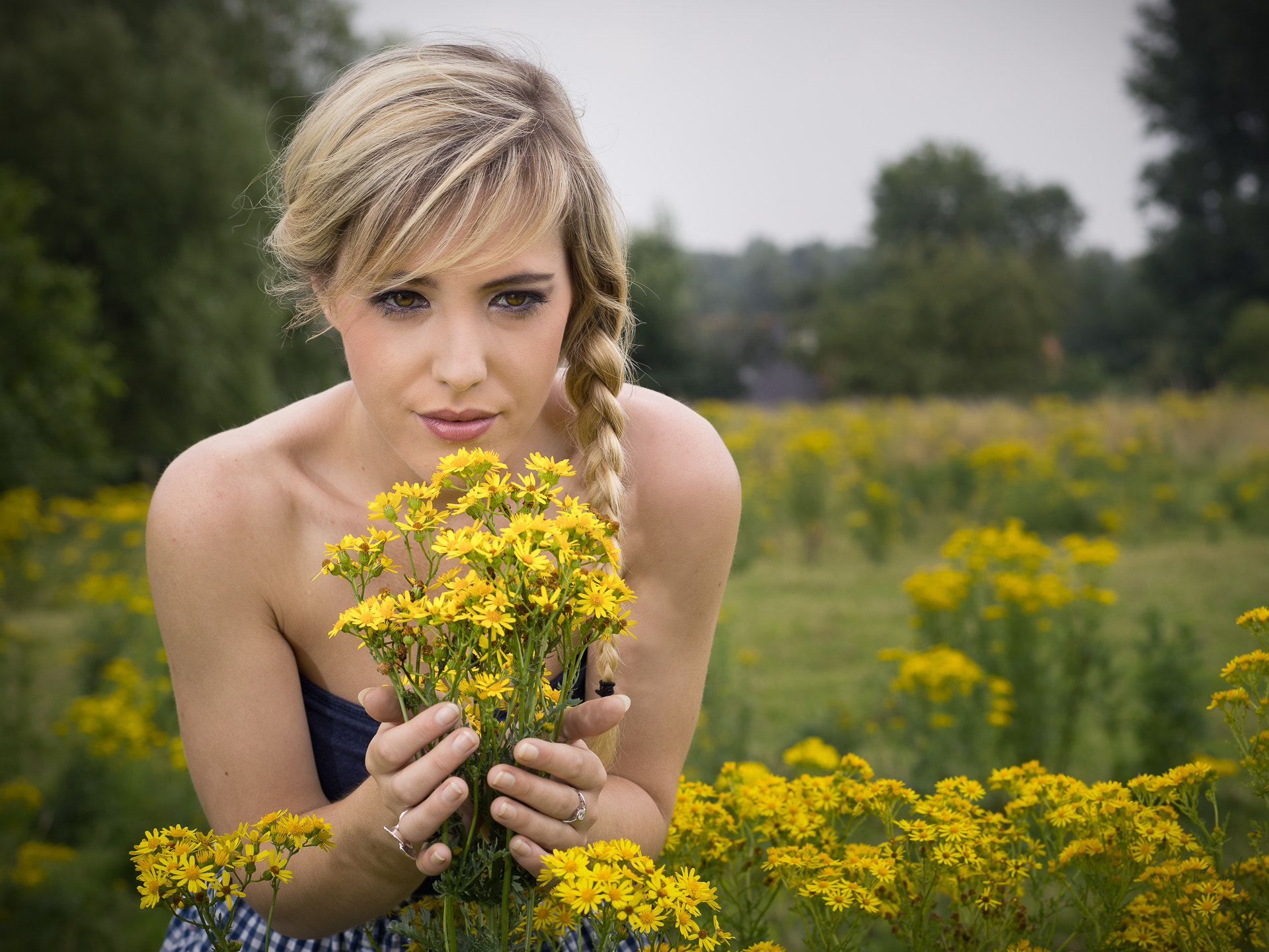 Phase One IQ140 + Schneider LS 80mm f/2.8 sample photo. Flowers photography