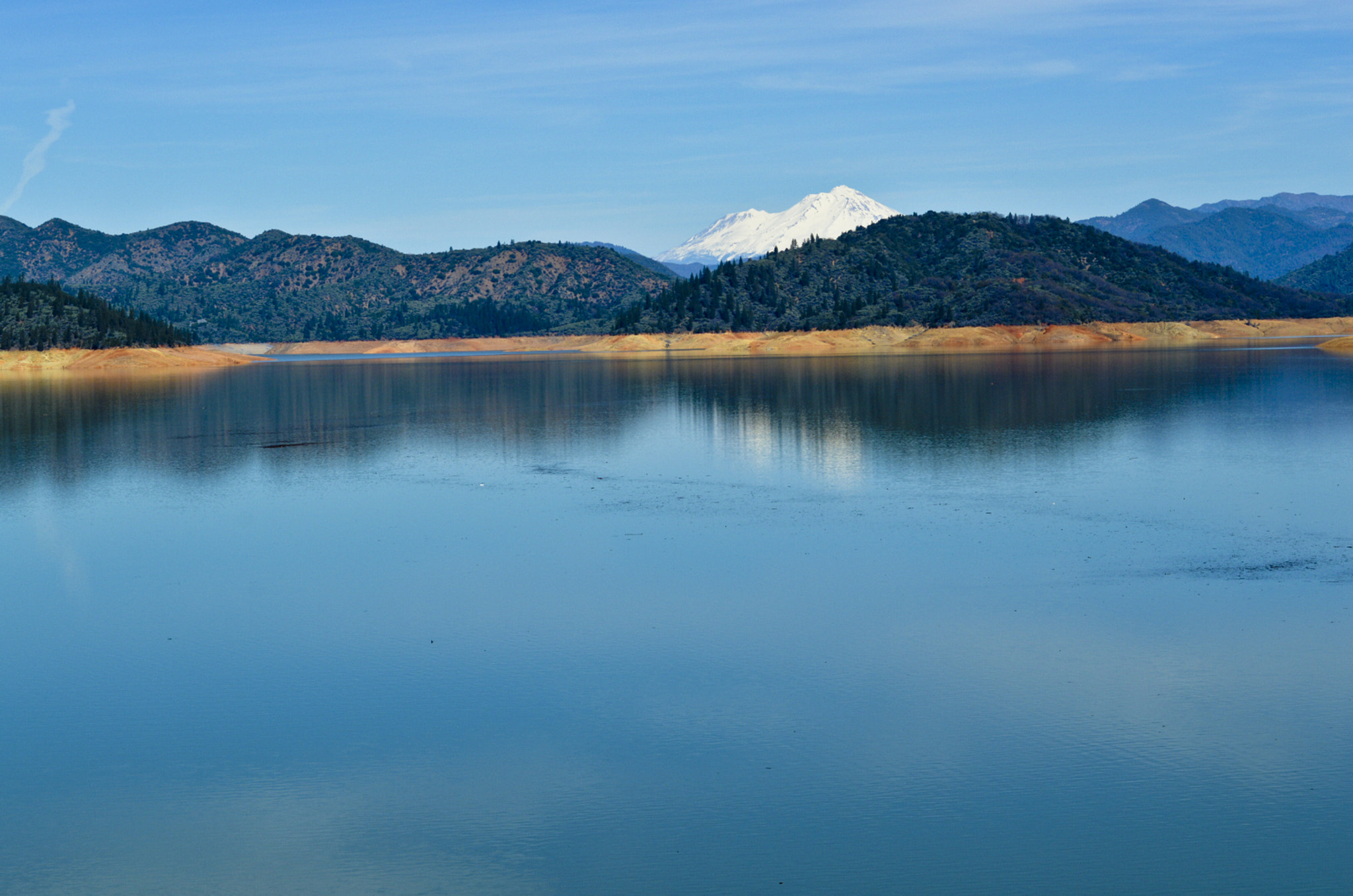 Nikon D3200 + Sigma 10mm F2.8 EX DC HSM Diagonal Fisheye sample photo. Shasta dam photography