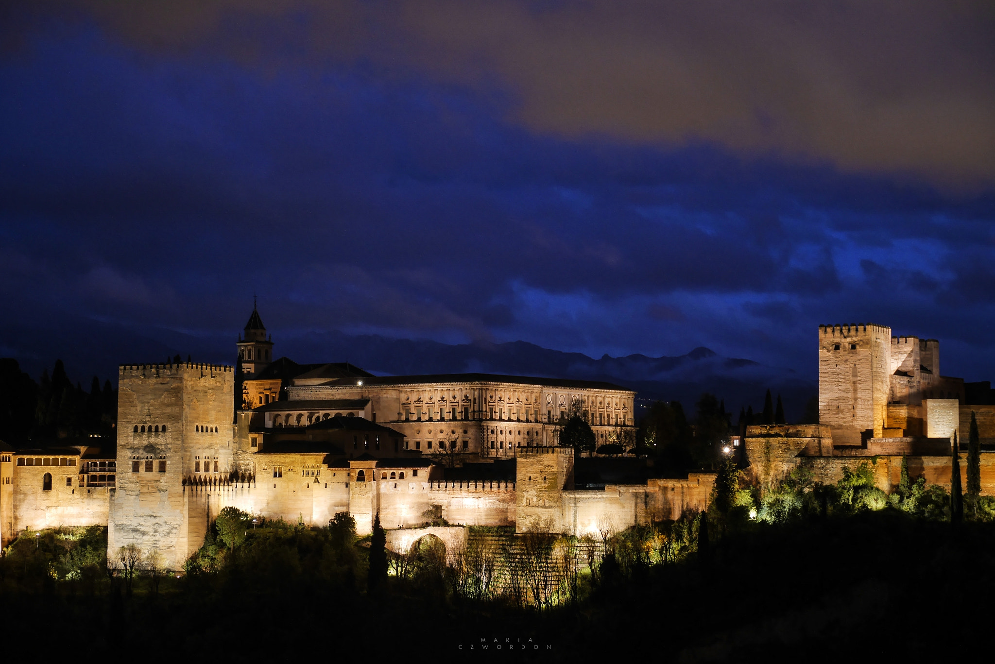 LUMIX G VARIO PZ 14-42/F3.5-5.6 sample photo. Mysterious alhambra photography