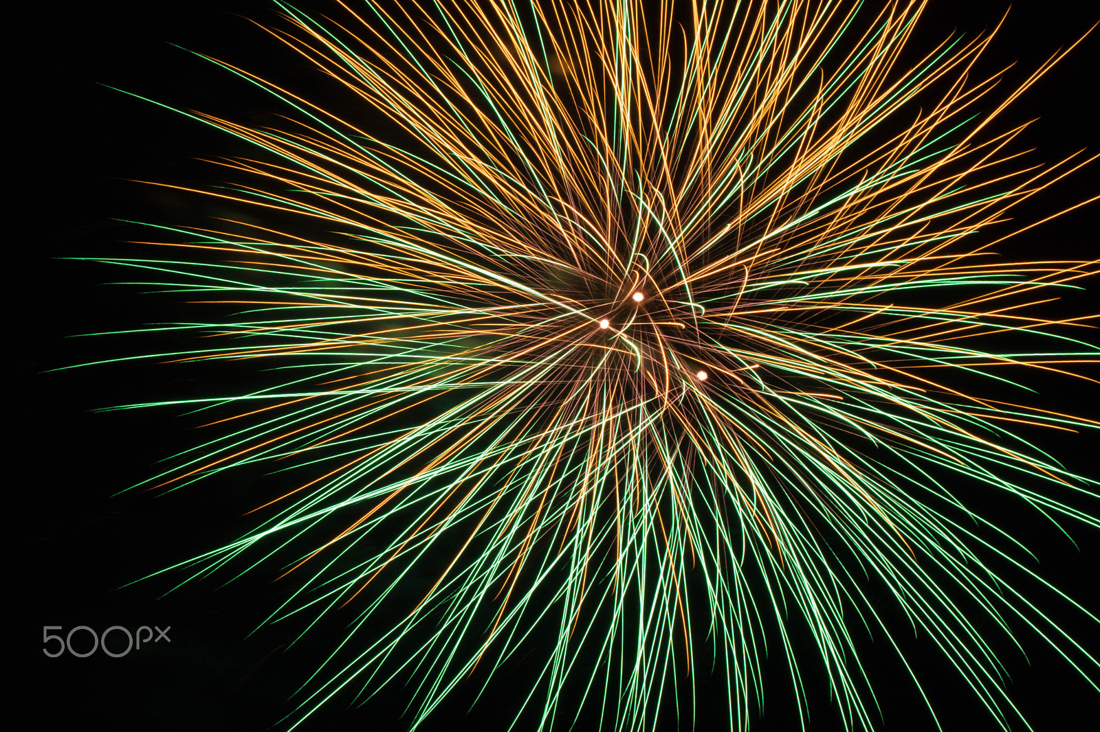 Canon EOS 760D (EOS Rebel T6s / EOS 8000D) + Canon EF 24-105mm F4L IS USM sample photo. Firewoks/fuegos artificiales photography
