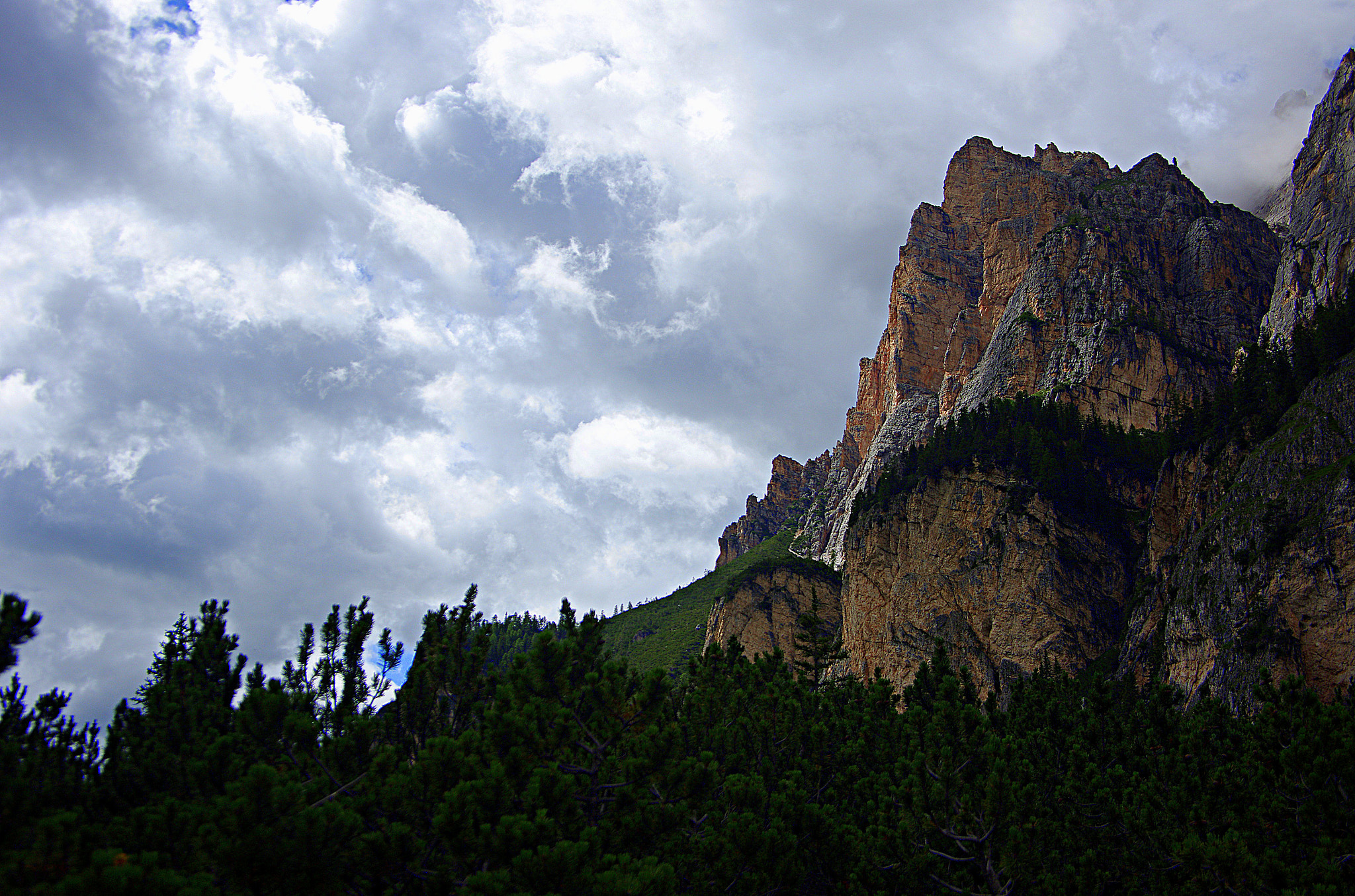 Pentax K-5 II + Pentax smc DA 16-45mm F4 ED AL sample photo. Dolomiti - conturines photography