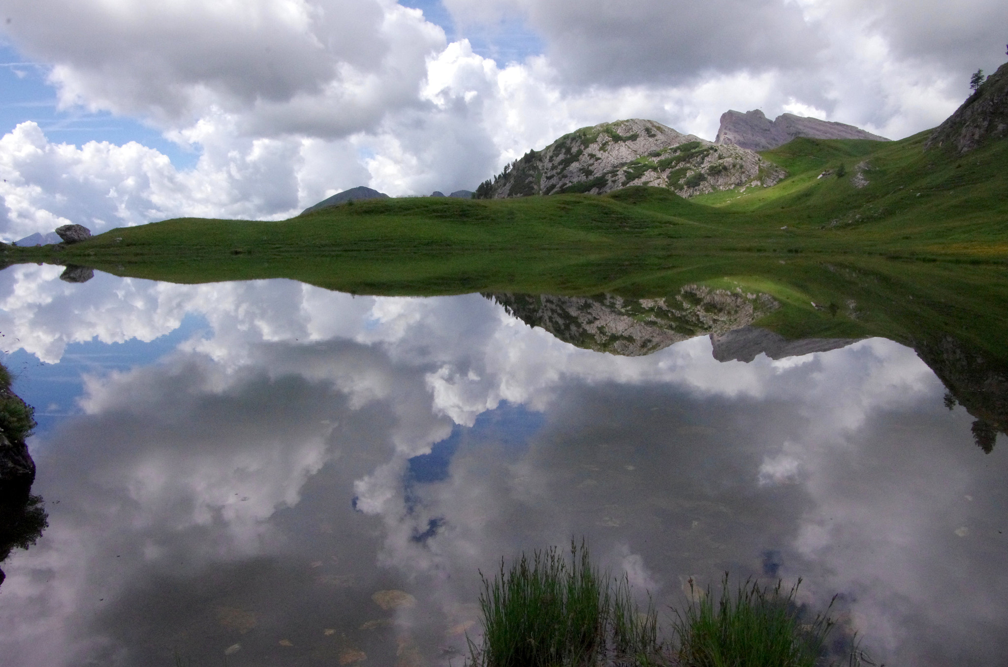 Pentax K-5 II + Pentax smc DA 16-45mm F4 ED AL sample photo. Perfect mirror - lago valparola photography