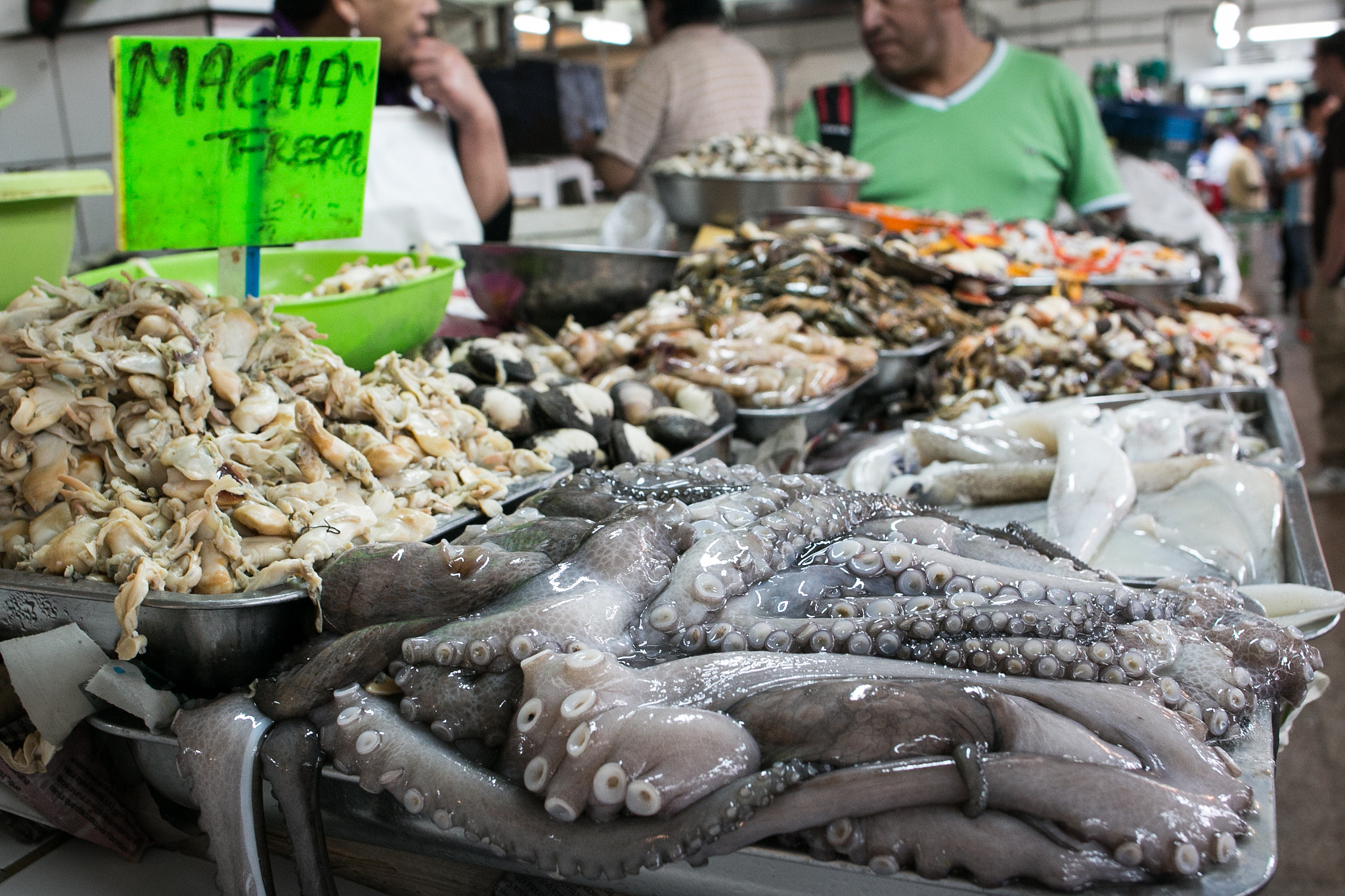 Canon EF 24mm F2.8 IS USM sample photo. The market photography