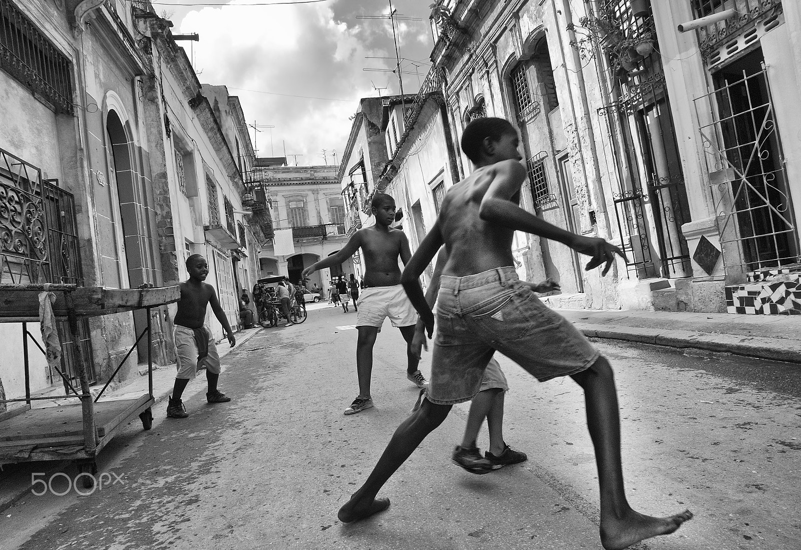Nikon D80 + Nikon AF-S DX Nikkor 16-85mm F3.5-5.6G ED VR sample photo. Havana kids photography