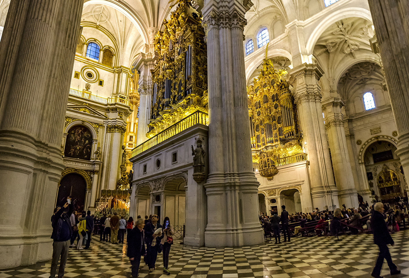 Canon EOS 1200D (EOS Rebel T5 / EOS Kiss X70 / EOS Hi) + Canon EF 17-40mm F4L USM sample photo. The cathedral of granada, spain photography