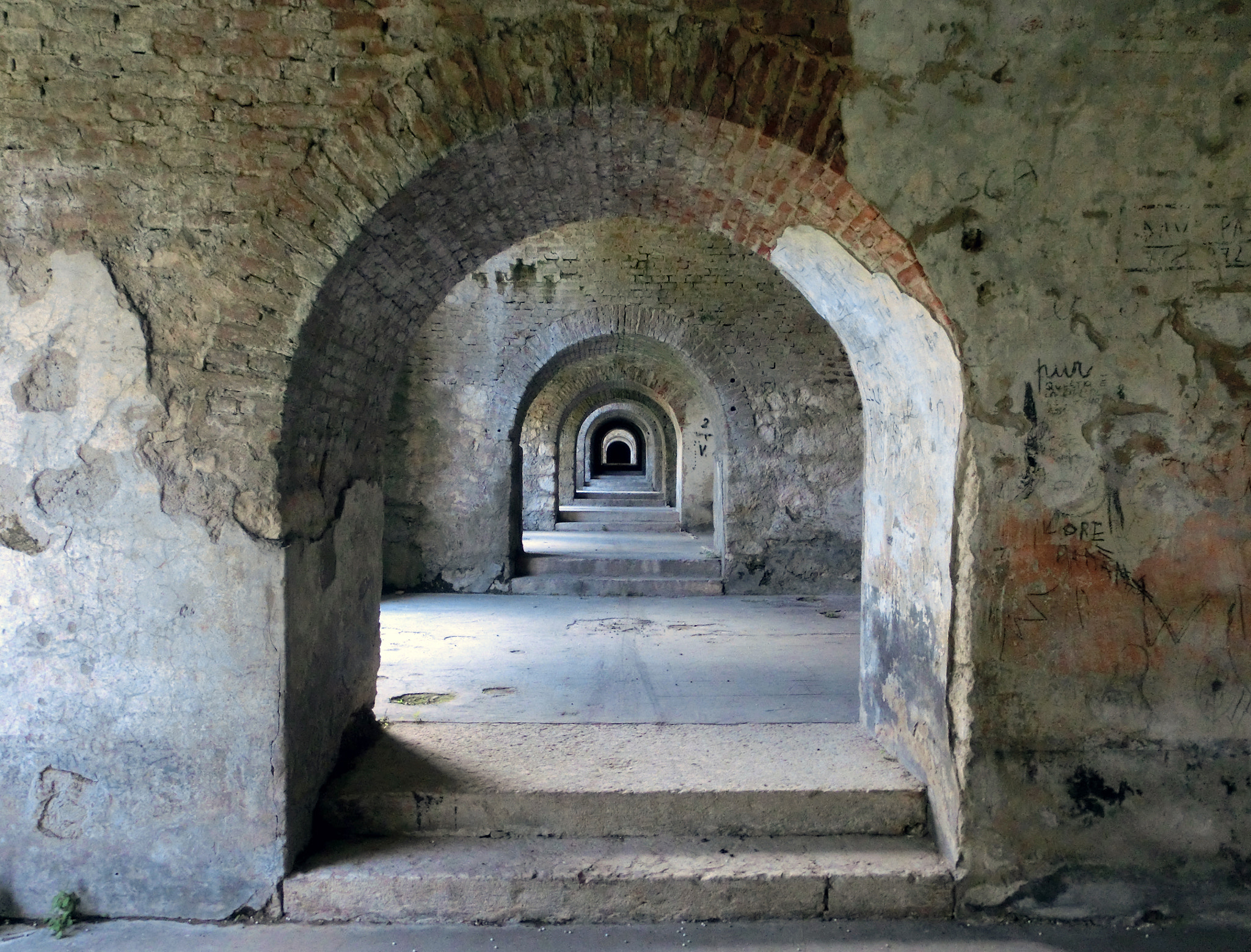 CASIO EX-ZR1000 sample photo. Inside the fort #2 photography