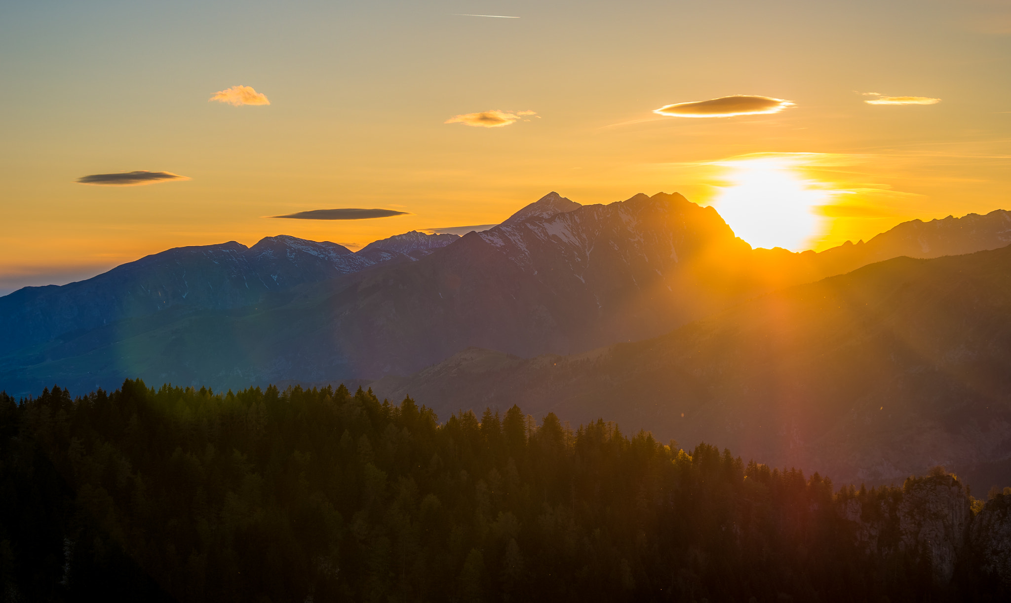 Pentax smc DA 55-300mm F4.0-5.8 ED sample photo. Magic sunset photography