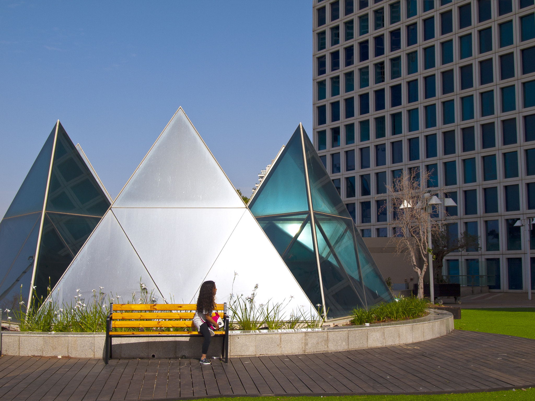 SIGMA 18-50mm F2.8 DC sample photo. In azrieli center photography