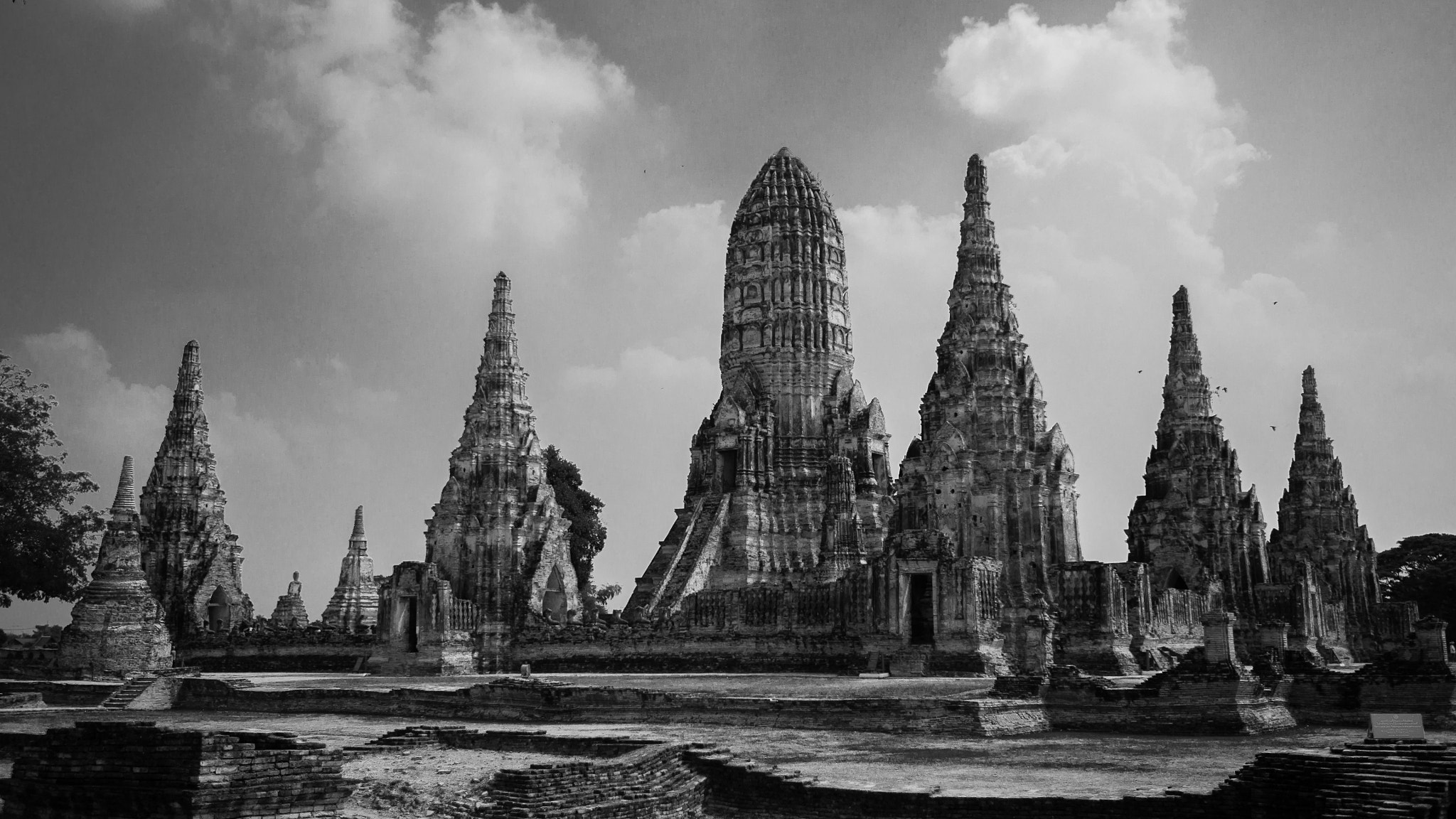 Olympus M.Zuiko Digital 17mm F1.8 sample photo. Wat chai wattanaram. ayutthaya, thailand photography