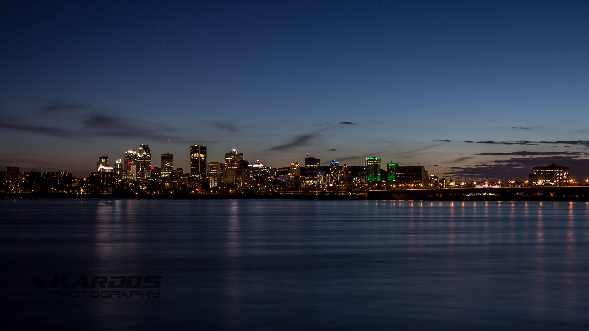 Sigma 10-20mm F3.5 EX DC HSM sample photo. Downtown montreal - sun falling down photography