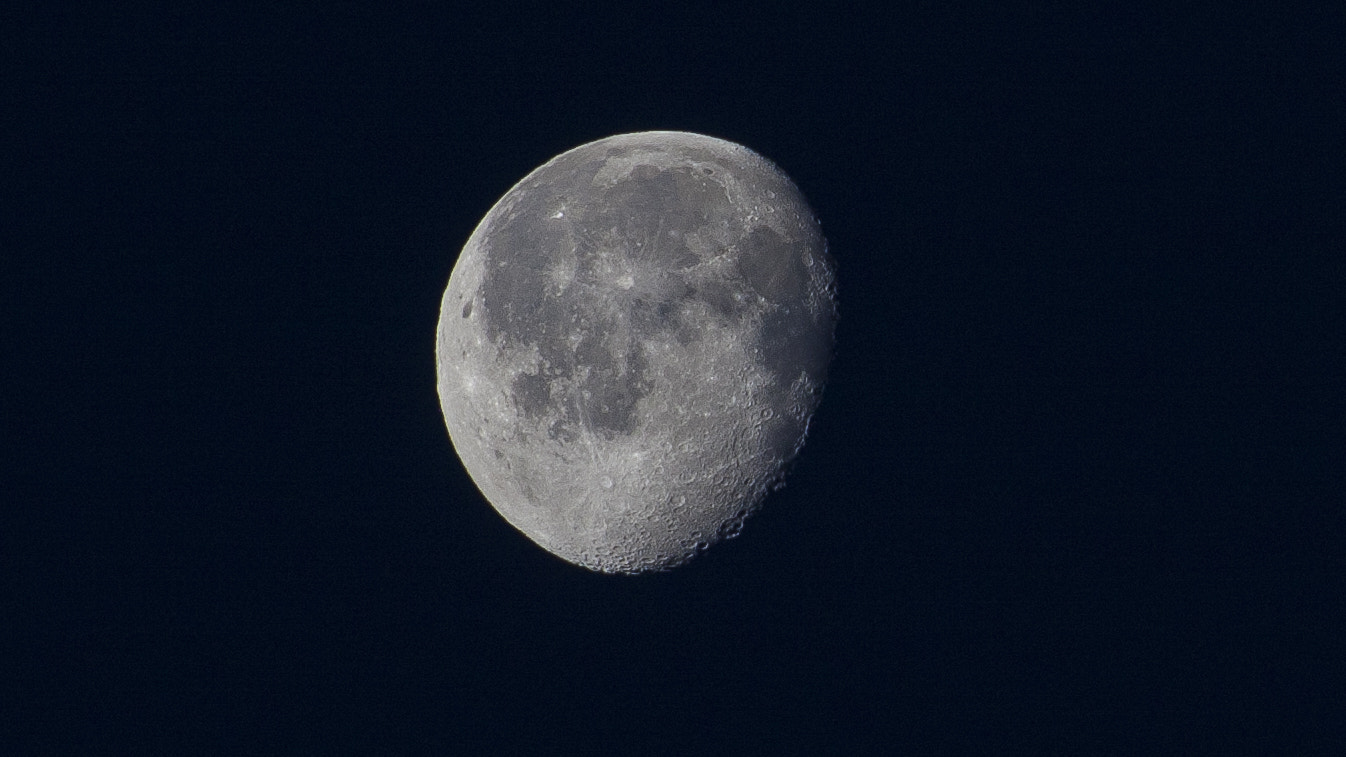 Canon EOS 40D + Tamron SP 70-300mm F4-5.6 Di VC USD sample photo. Moon 2 photography
