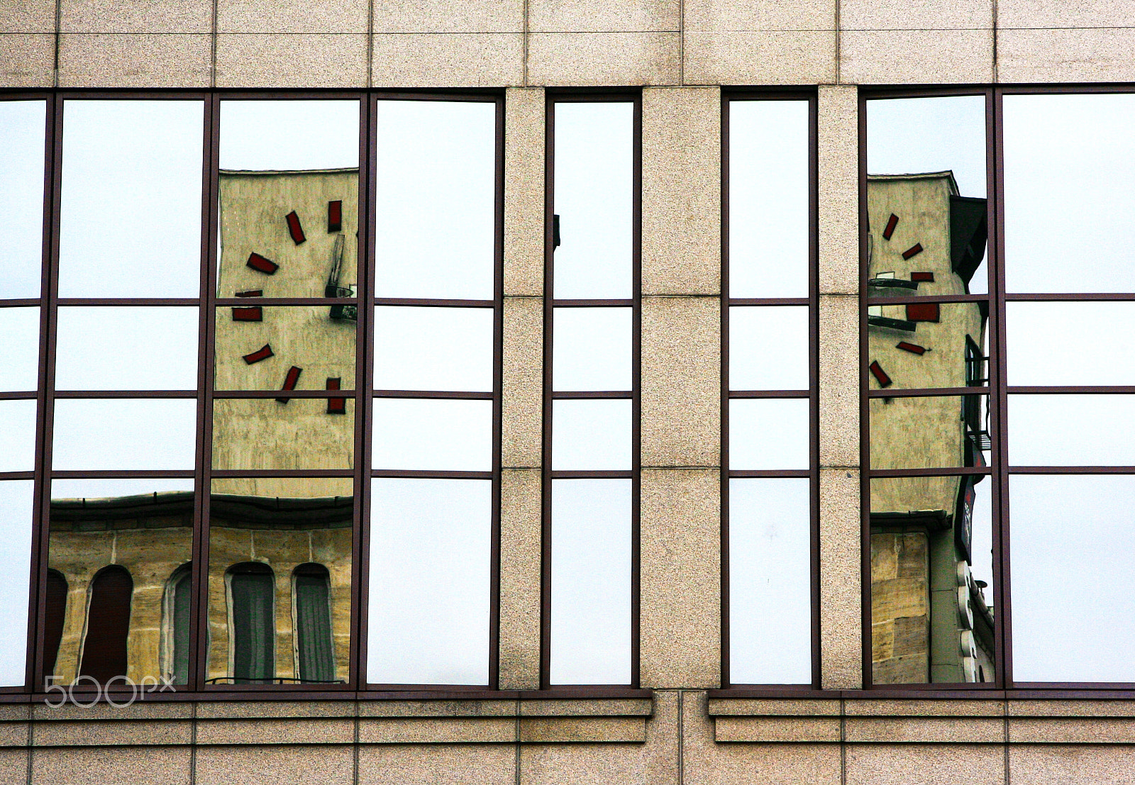 Canon EF 35-70mm f/3.5-4.5 sample photo. Broken time photography