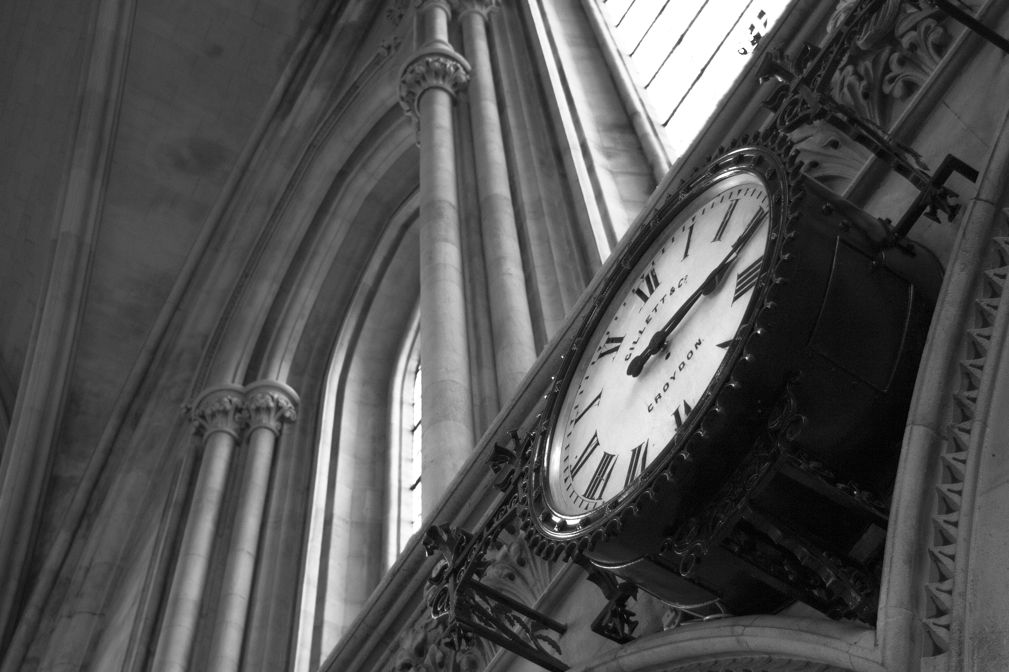 Canon EF 35-70mm f/3.5-4.5 sample photo. Royal courts of justice photography