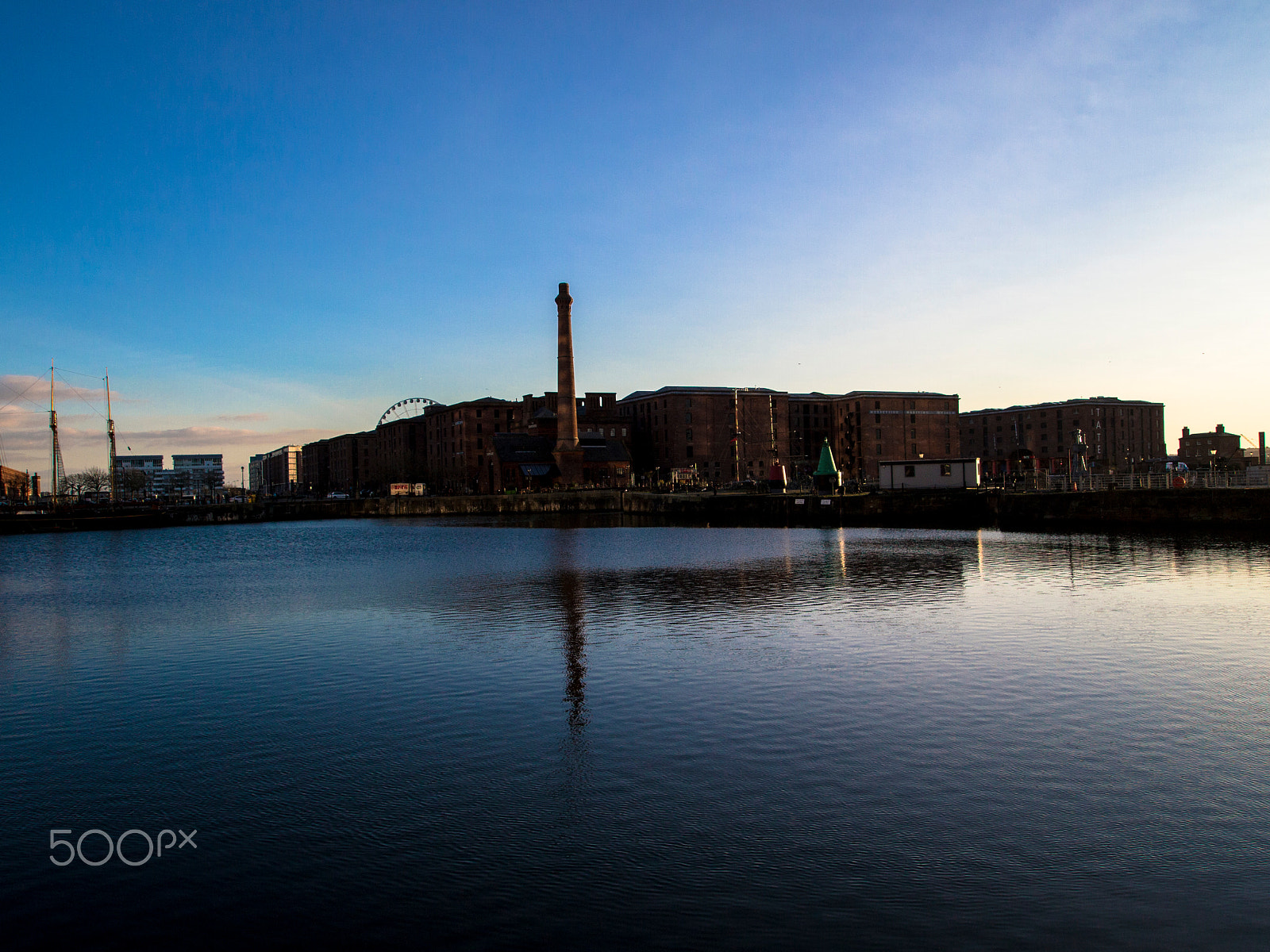 Olympus PEN E-P3 sample photo. Albert dock skyline photography