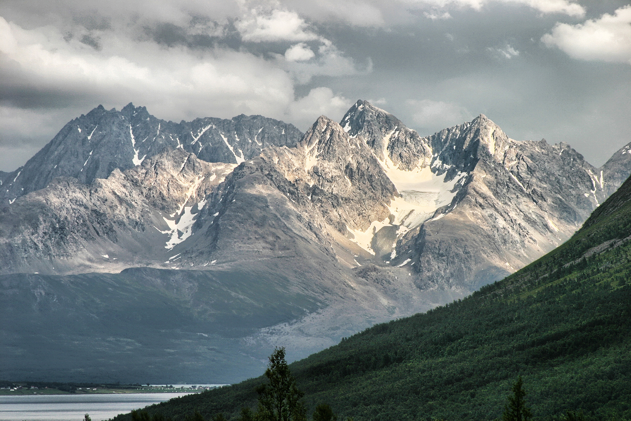 28.0 - 135.0 mm sample photo. Glacier, lyngen alps photography