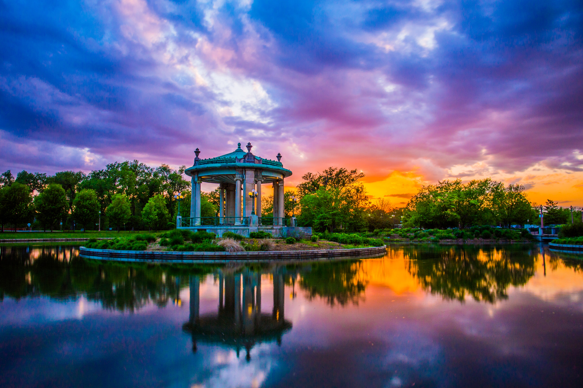 Nikon D3200 + Samyang 16mm F2 ED AS UMC CS sample photo. Sunset at the pagoda circle photography