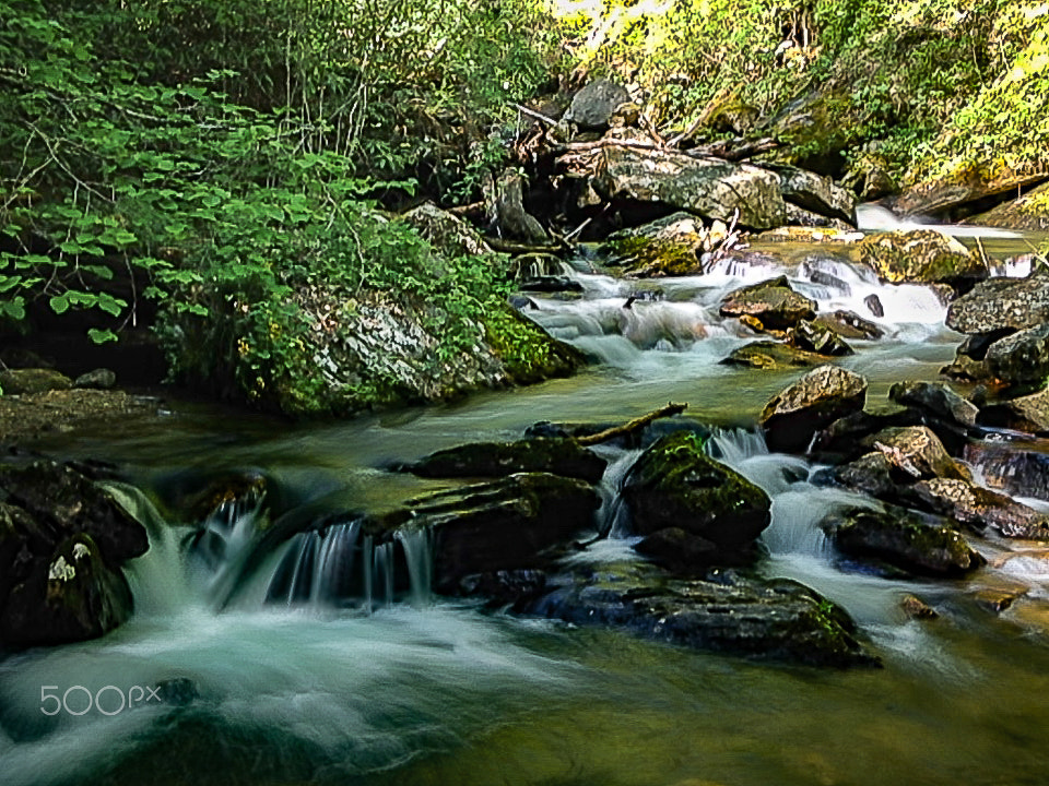 Apple iPhone + iPhone 5c back camera 4.12mm f/2.4 sample photo. Waterfall at anna ruby falls photography