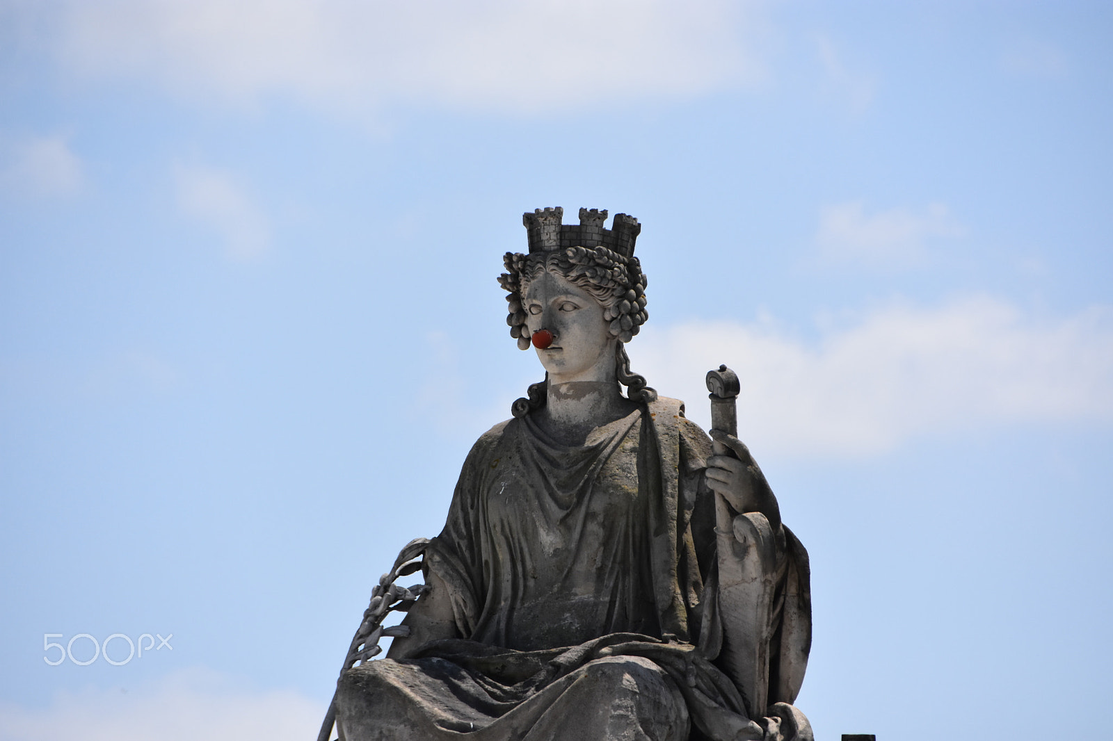 Sigma 18-200mm F3.5-6.3 II DC OS HSM sample photo. Clown statue photography