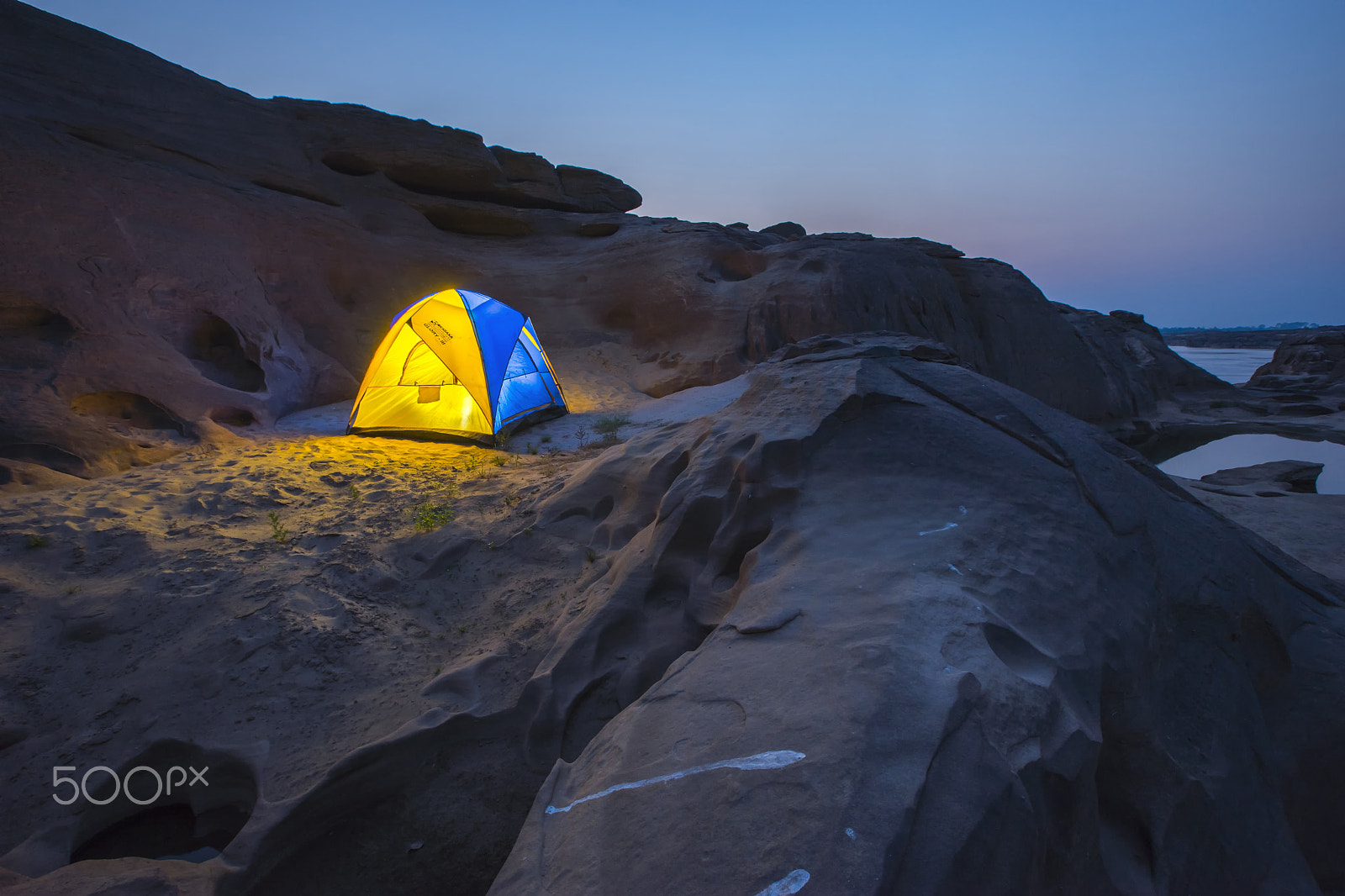 Sony a7 II + Canon EF 16-35mm F2.8L II USM sample photo. Camping photography