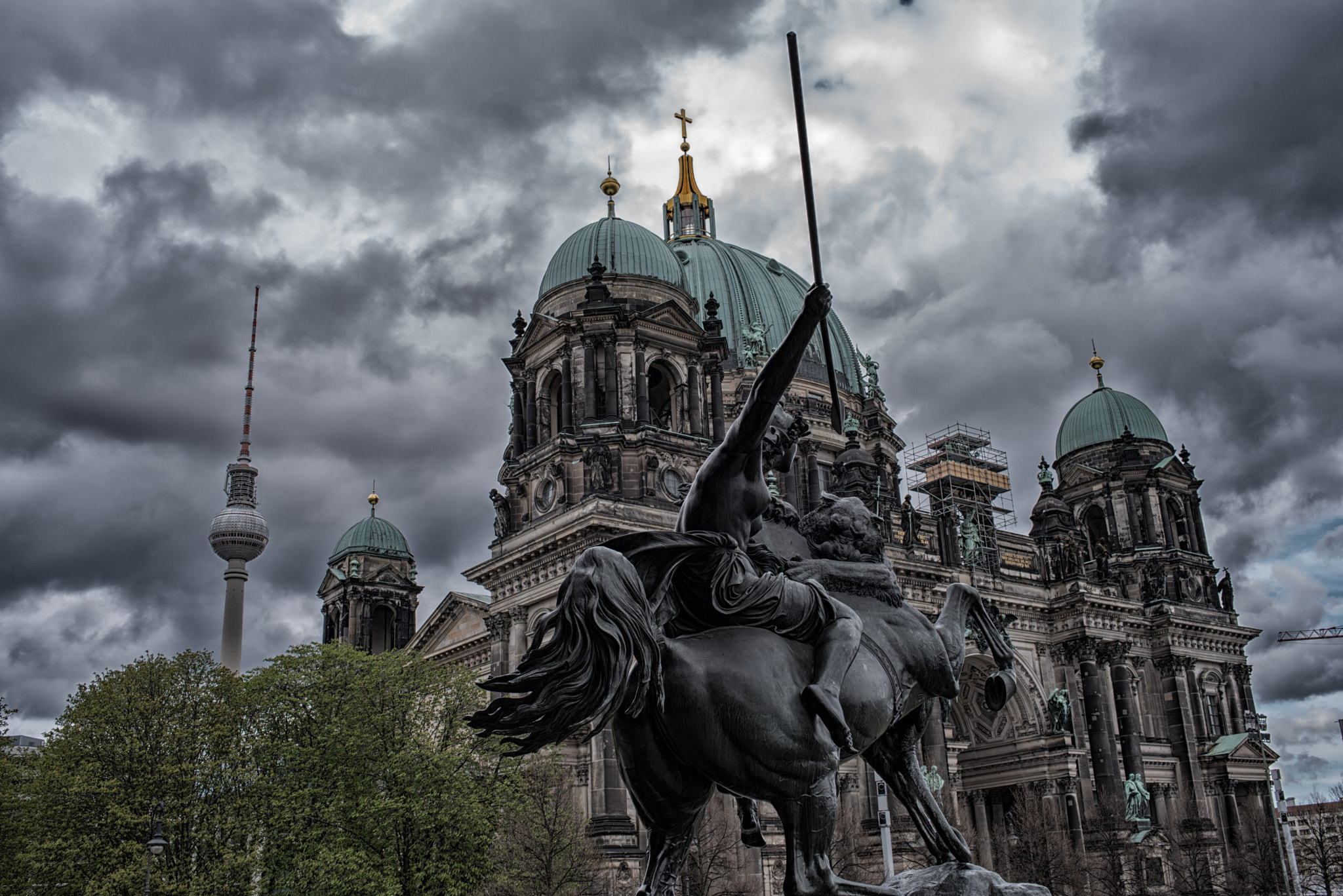 AF-S Nikkor 35mm f/1.8G sample photo. Berliner dom photography