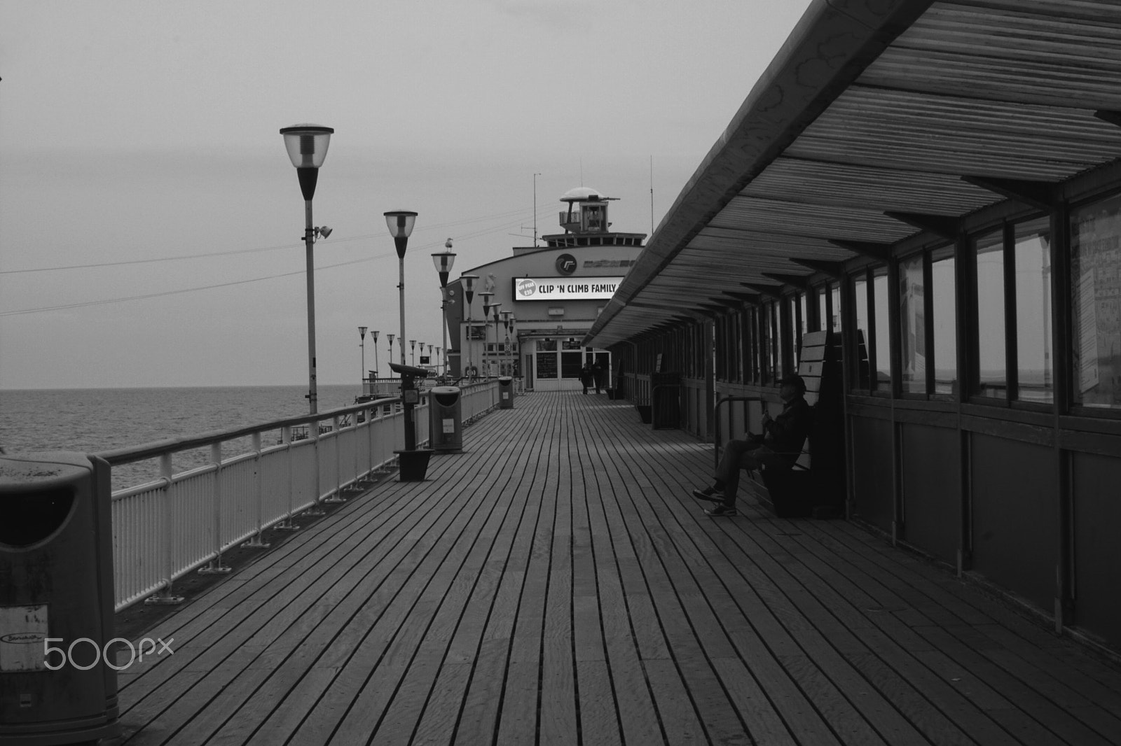 Sony a6300 + Sony E 18-50mm F4-5.6 sample photo. Bournemouth pier photography