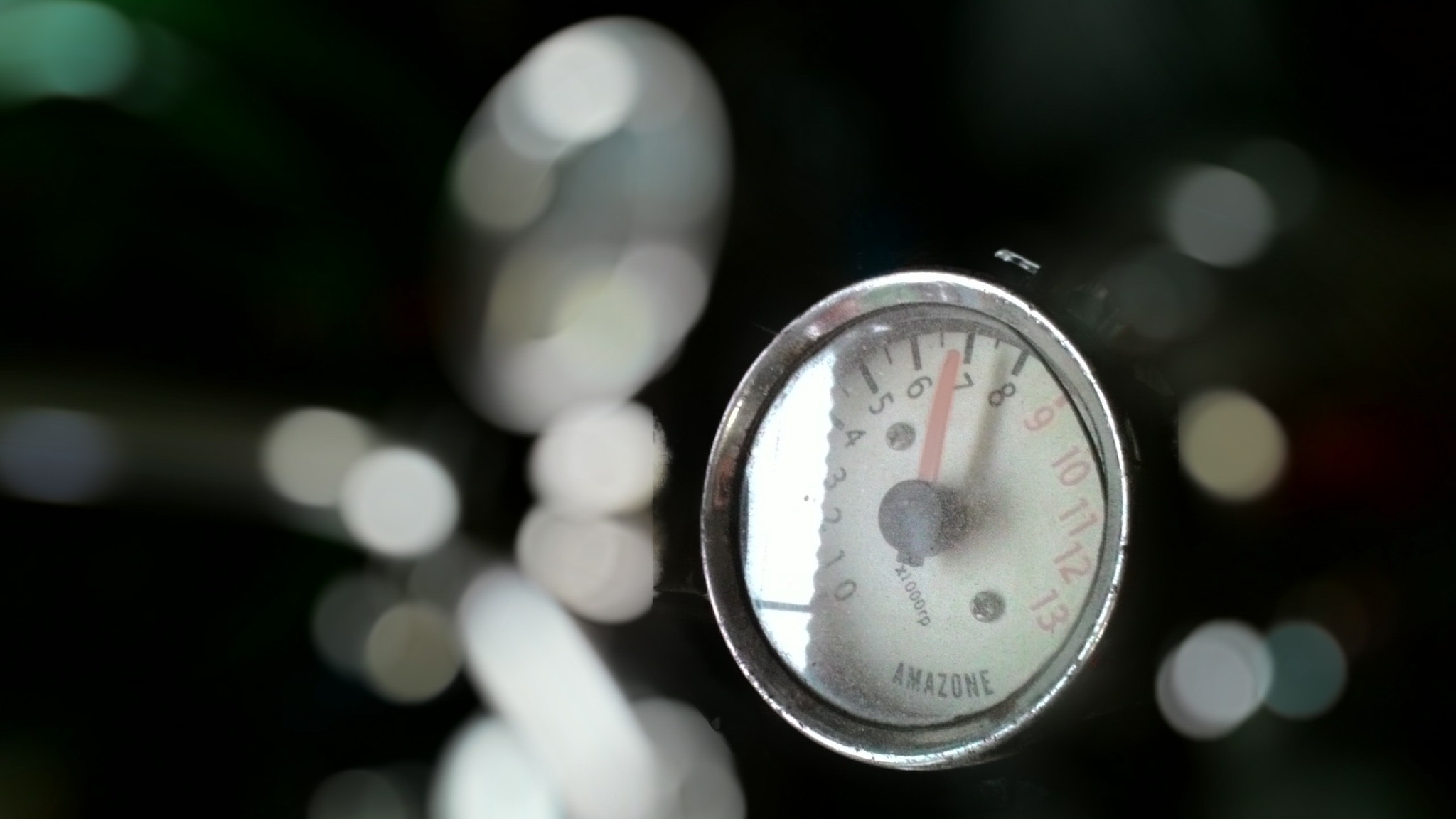 ASUS Z007 sample photo. Tachometer photography