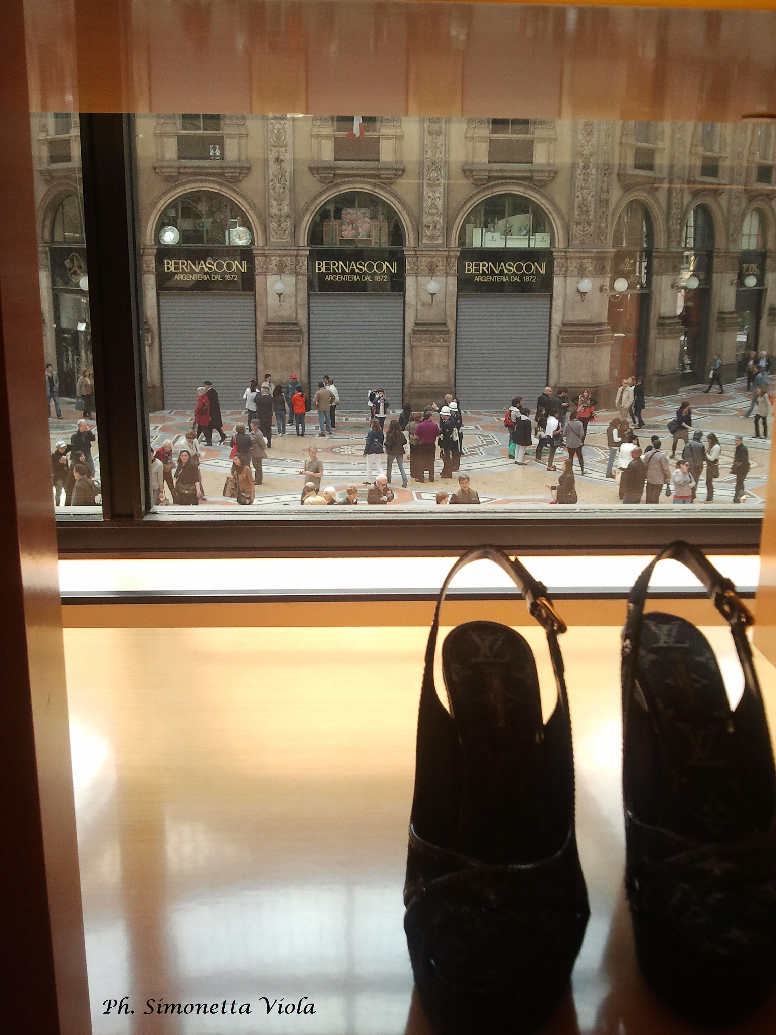 Samsung Galaxy S Plus sample photo. Milan photography
