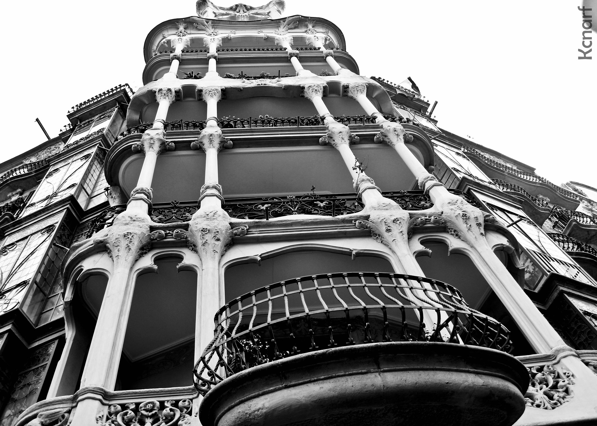 Canon EF-S 18-55mm F3.5-5.6 sample photo. Les rotules de gaudi photography