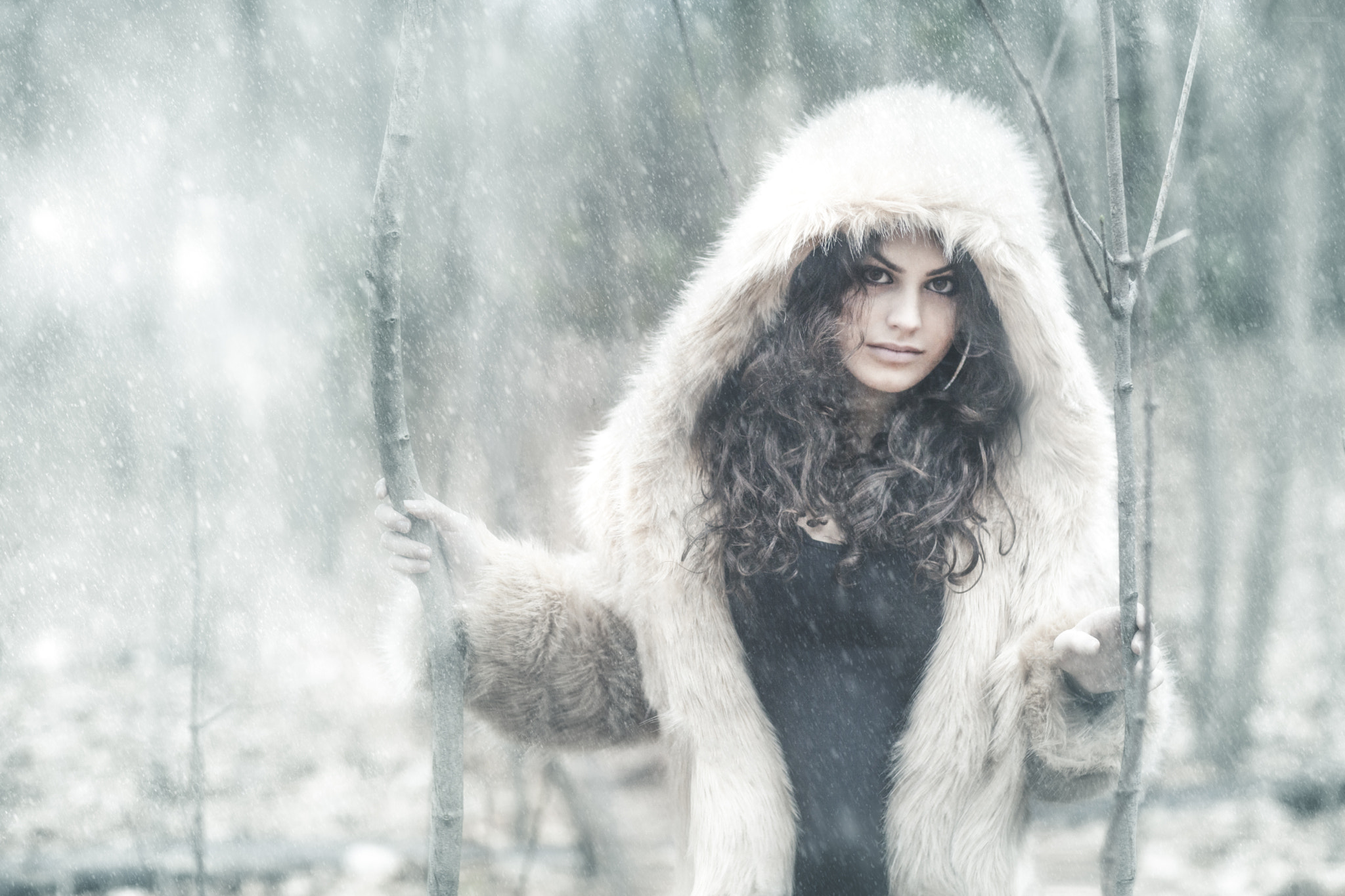 Canon EF 85mm F1.2 sample photo. Snowgirls aren't abominable photography