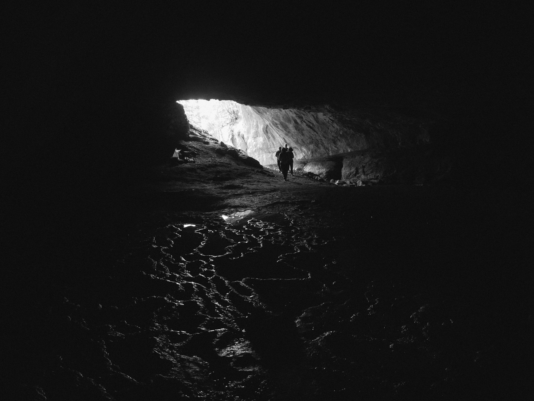 OLYMPUS M.12mm F2.0 Ltd Blk sample photo. Cave photography
