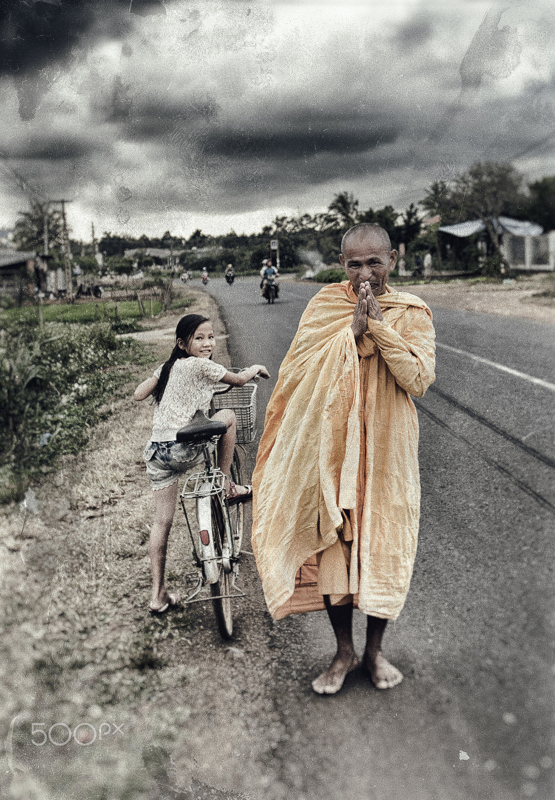 Nikon AF-S Nikkor 17-35mm F2.8D ED-IF sample photo. Vietnamese monk photography