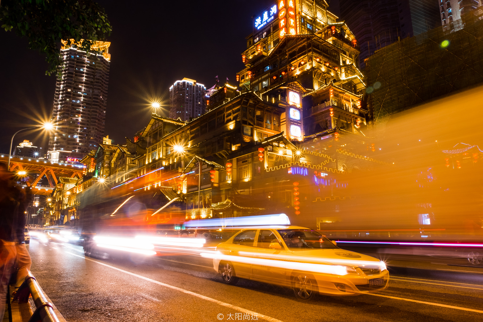 Fujifilm XC 16-50mm F3.5-5.6 OIS II sample photo. 洪崖洞夜景 photography