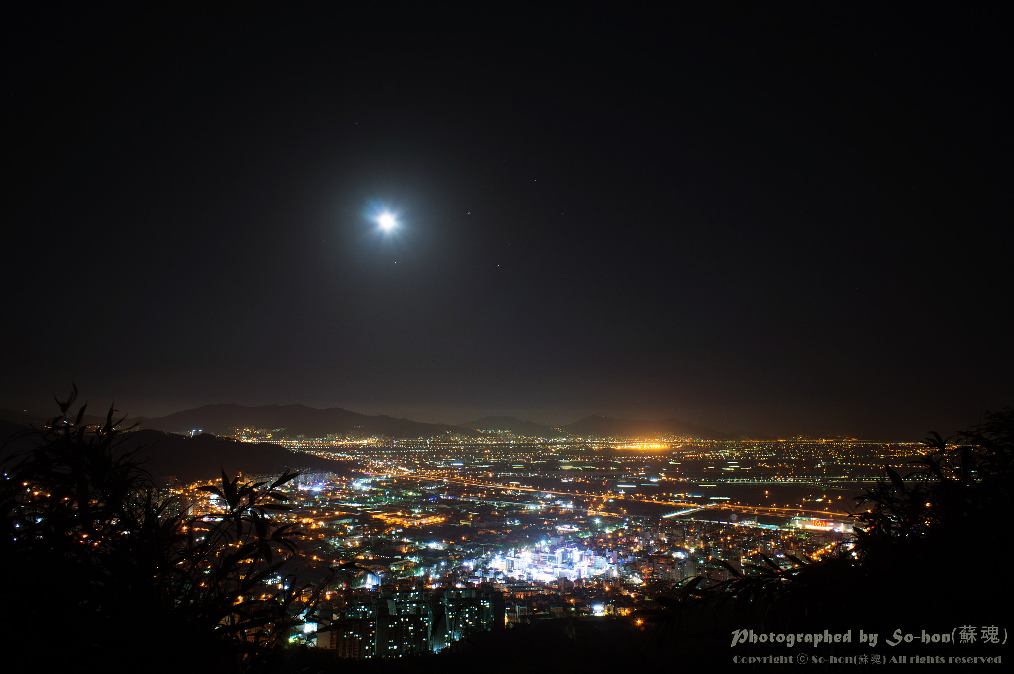 Sony Alpha NEX-C3 + Sony E 16mm F2.8 sample photo. Nightscape of gimhae photography