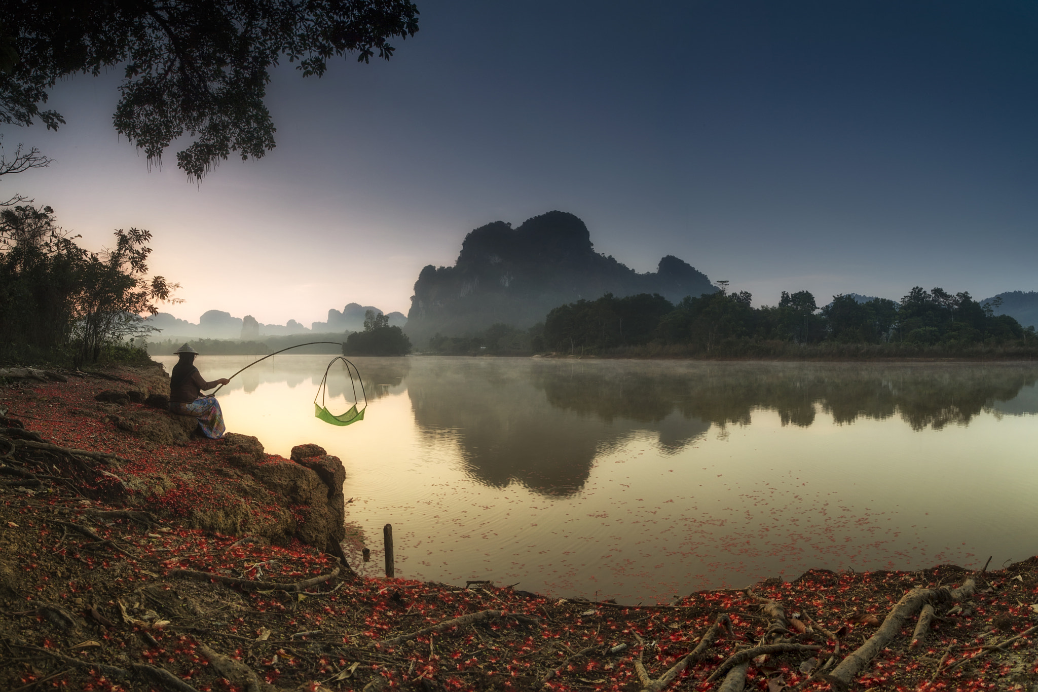 Canon EOS-1D X + ZEISS Distagon T* 21mm F2.8 sample photo. Sunrise at nong thale ,mueang krabi, thailand photography