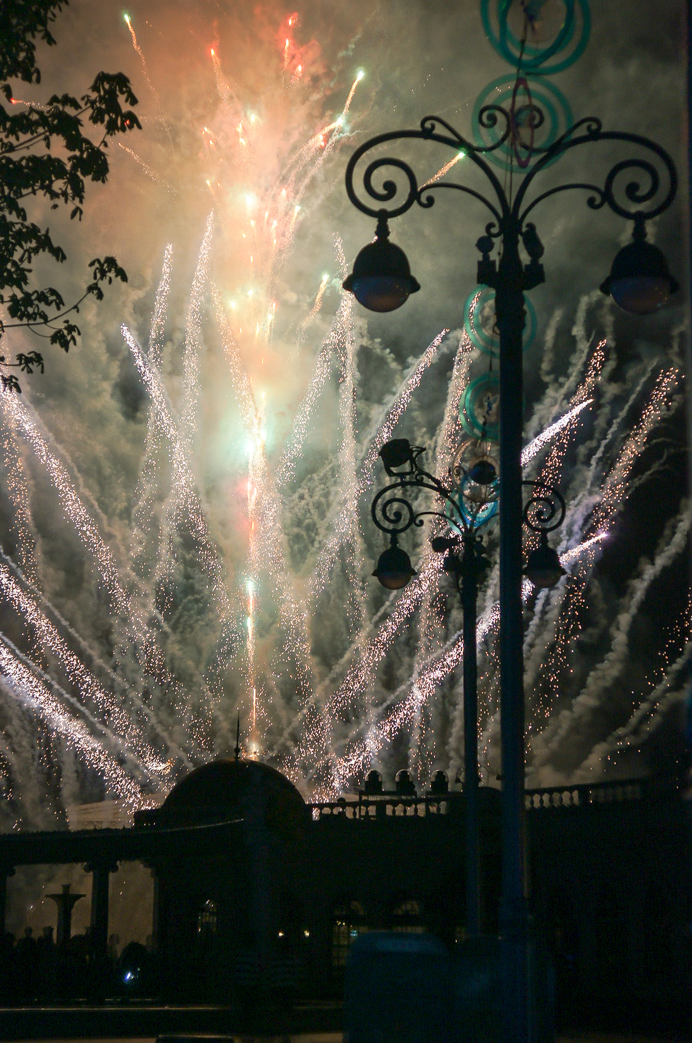 Sony DT 16-105mm F3.5-5.6 sample photo. Fireworks! photography