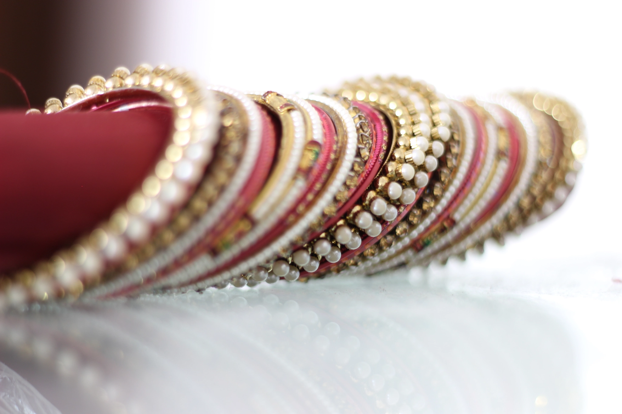 Canon EOS 100D (EOS Rebel SL1 / EOS Kiss X7) + Canon EF 50mm F1.8 II sample photo. Wedding bangles photography